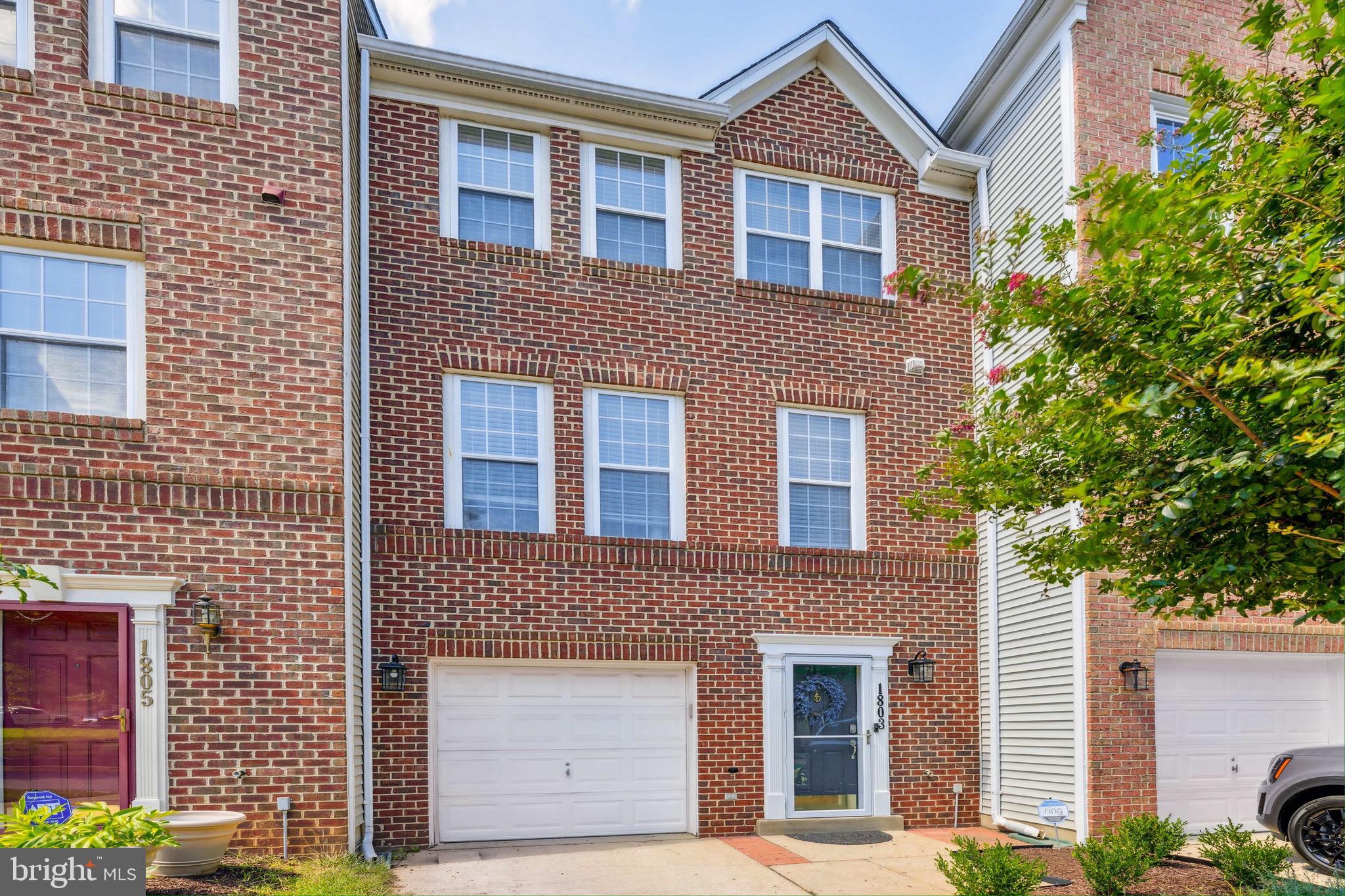 WOODVIEW VILLAGE WEST - Residential Lease