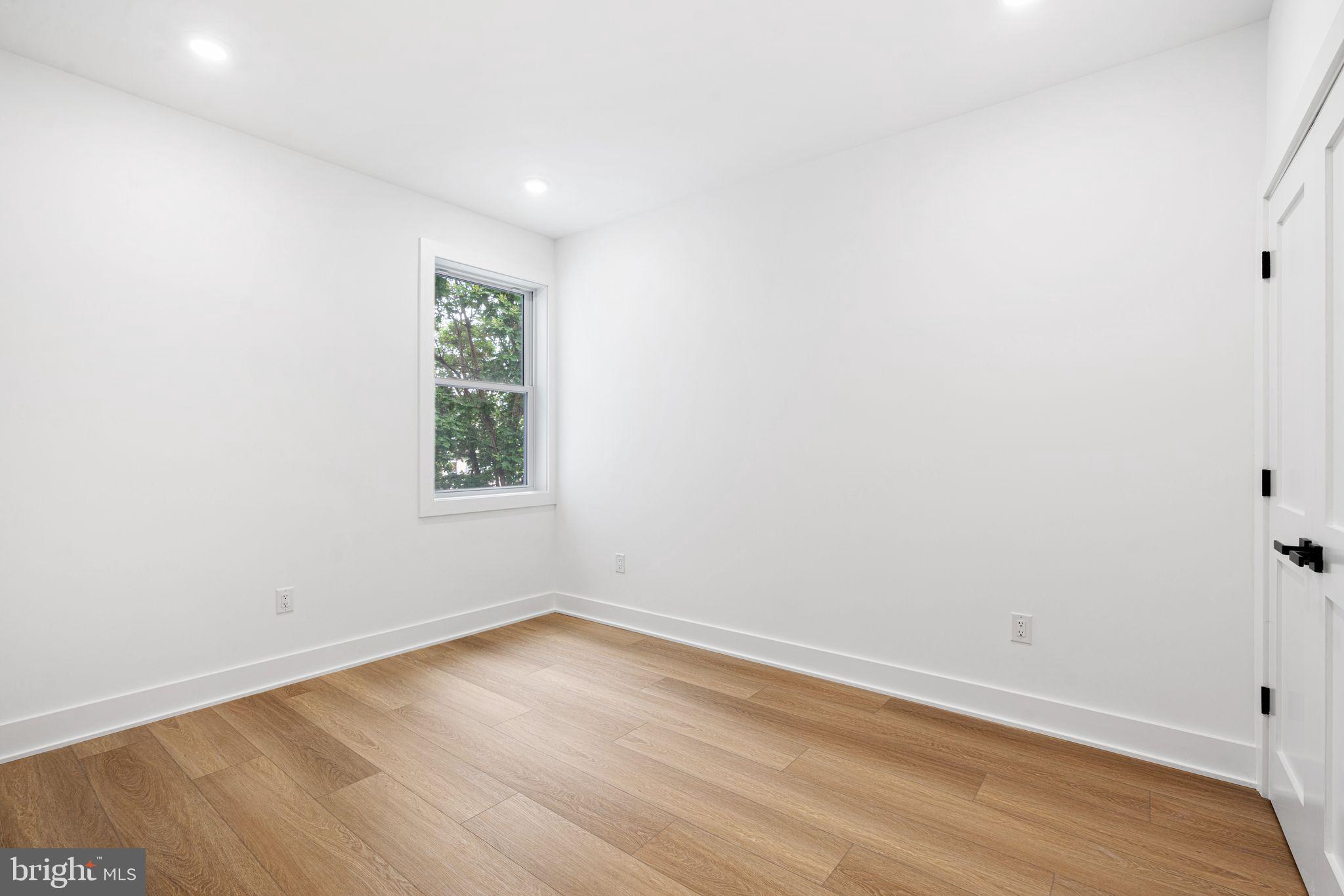 WEST KENSINGTON - Residential Income