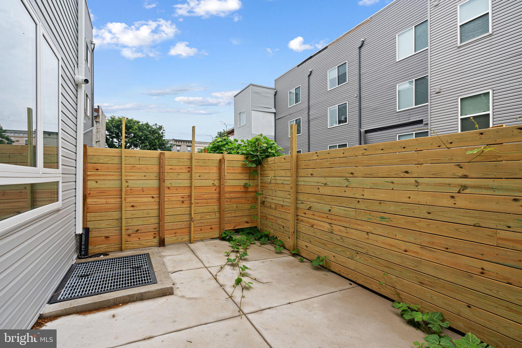 WEST KENSINGTON - Residential Income