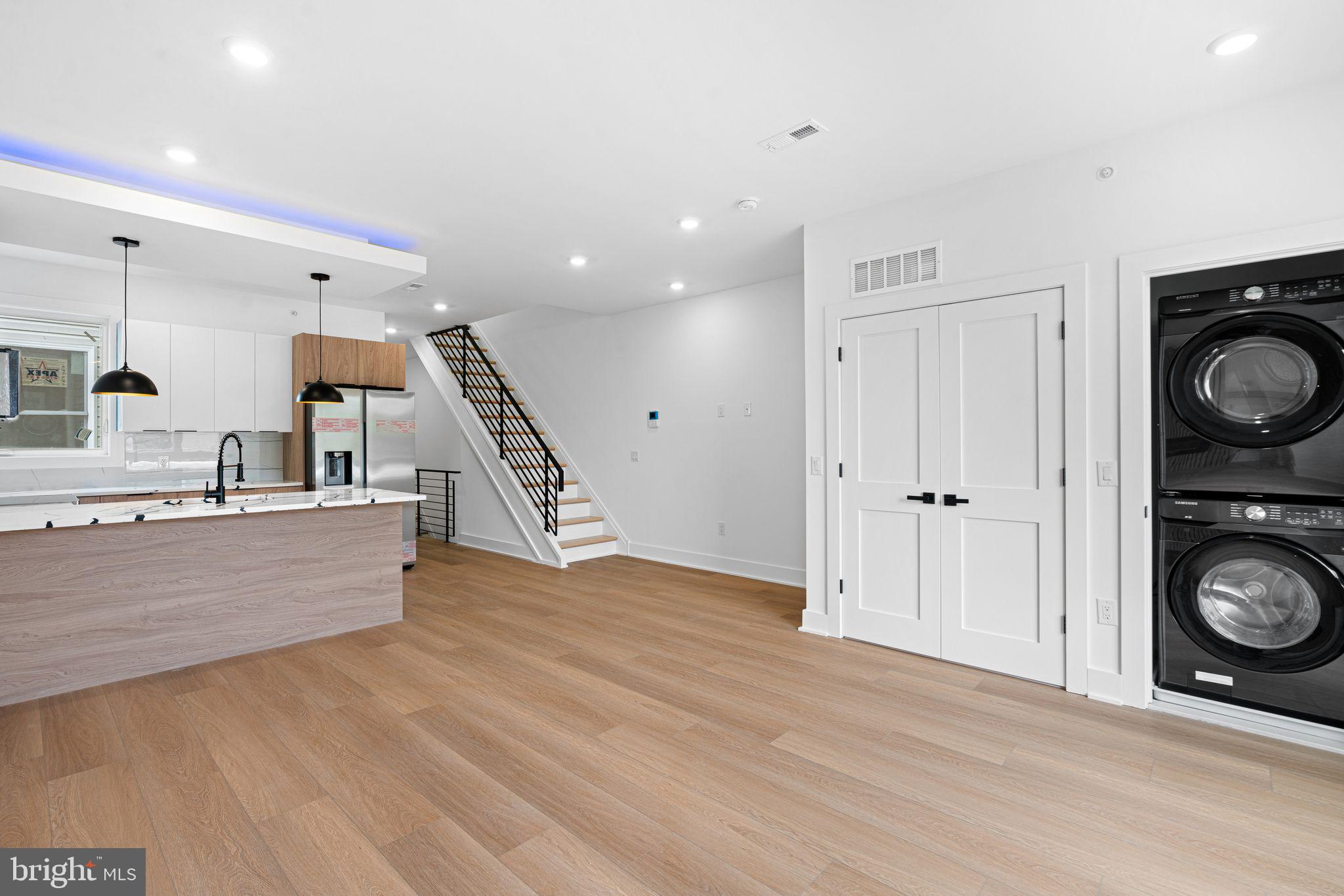 WEST KENSINGTON - Residential Income