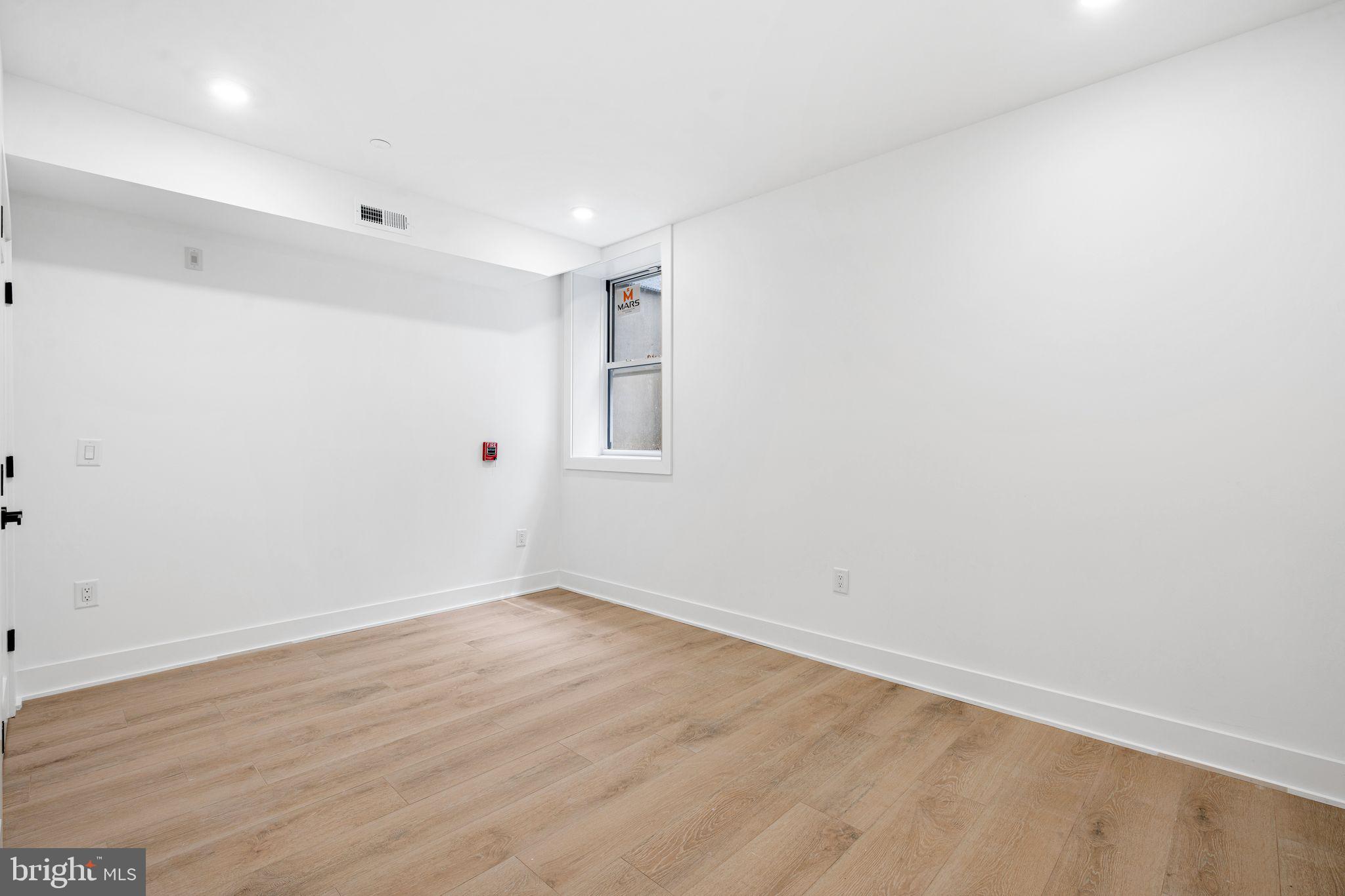 WEST KENSINGTON - Residential Income