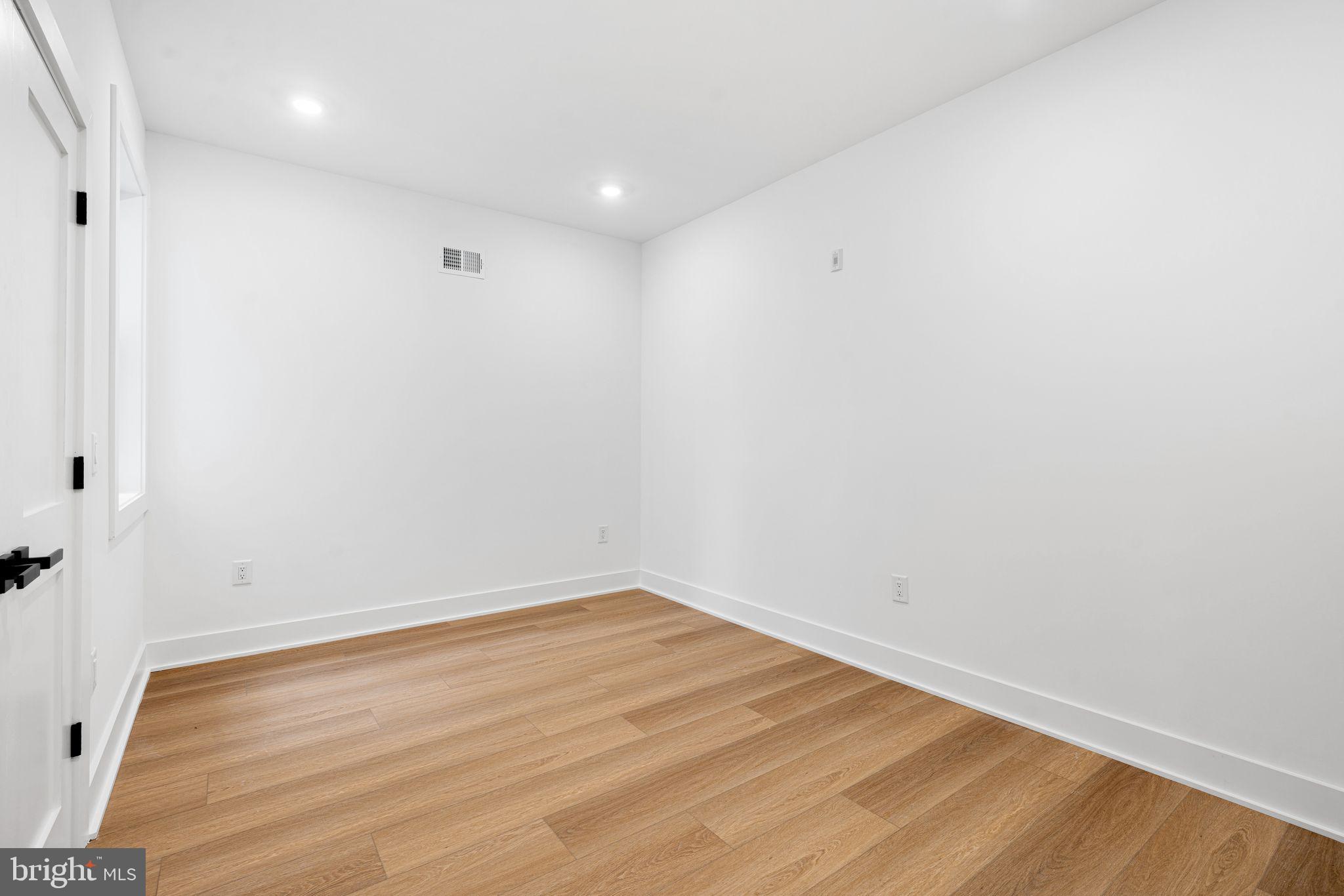 WEST KENSINGTON - Residential Income