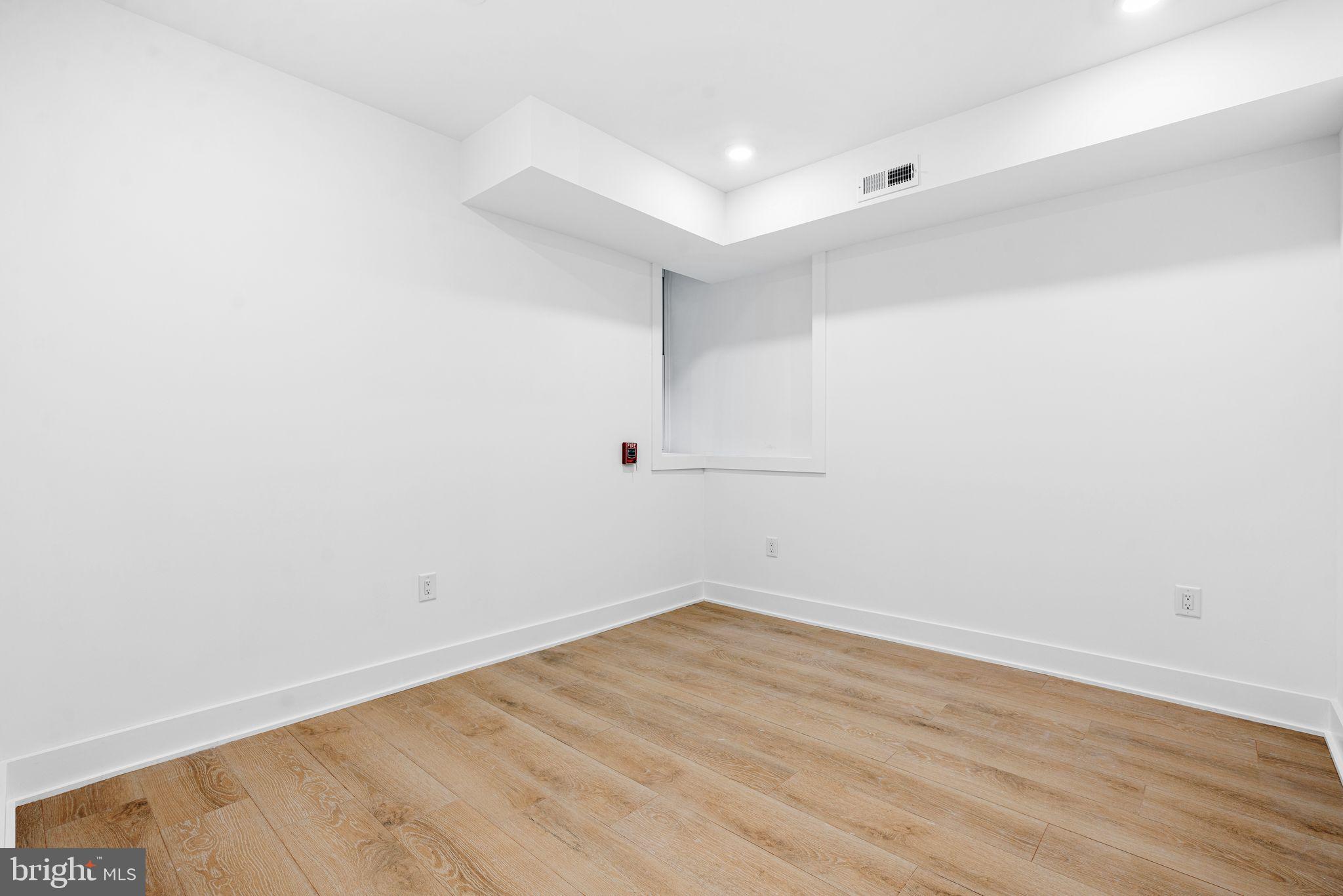 WEST KENSINGTON - Residential Income