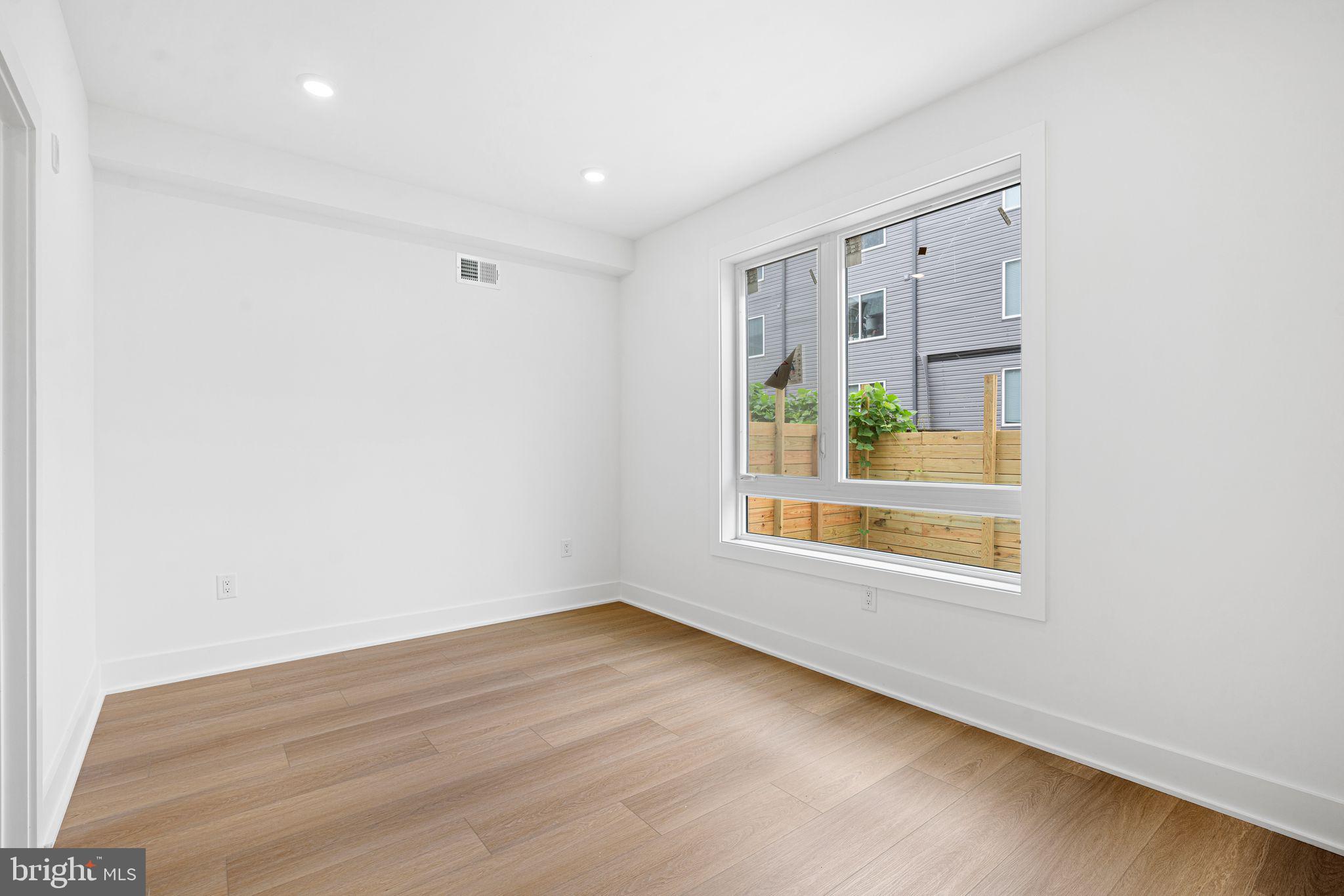 WEST KENSINGTON - Residential Income