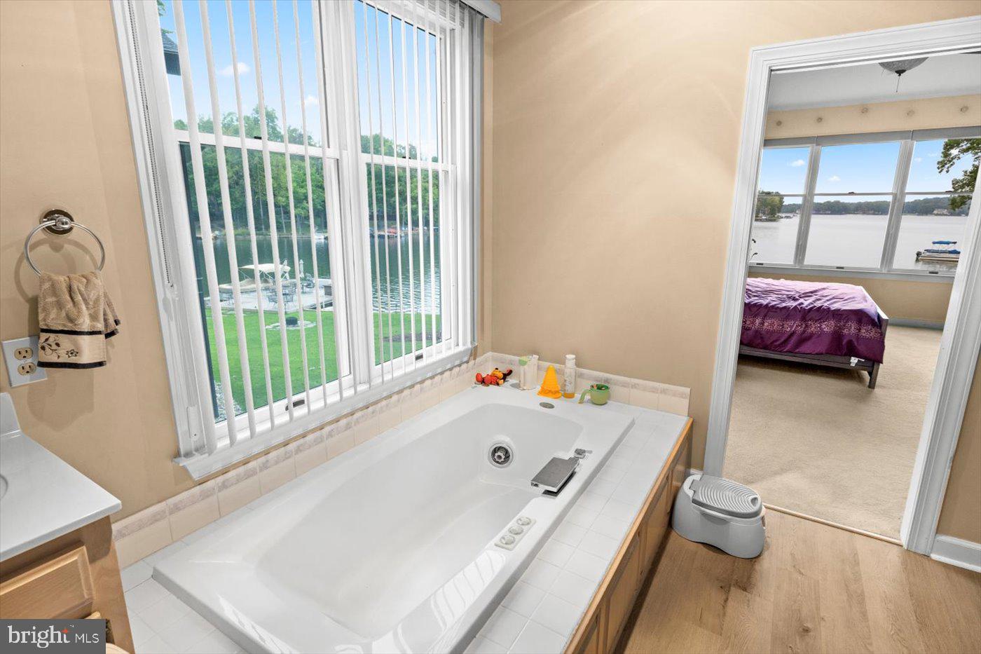 LAKE OF THE WOODS - Residential