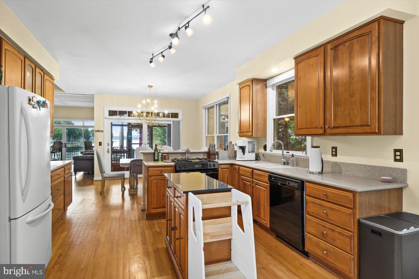 LAKE OF THE WOODS - Residential