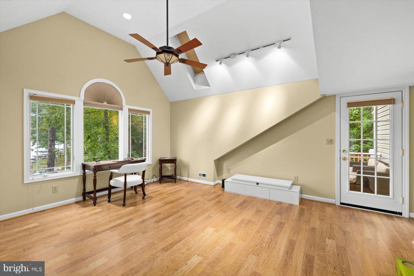 LAKE OF THE WOODS - Residential