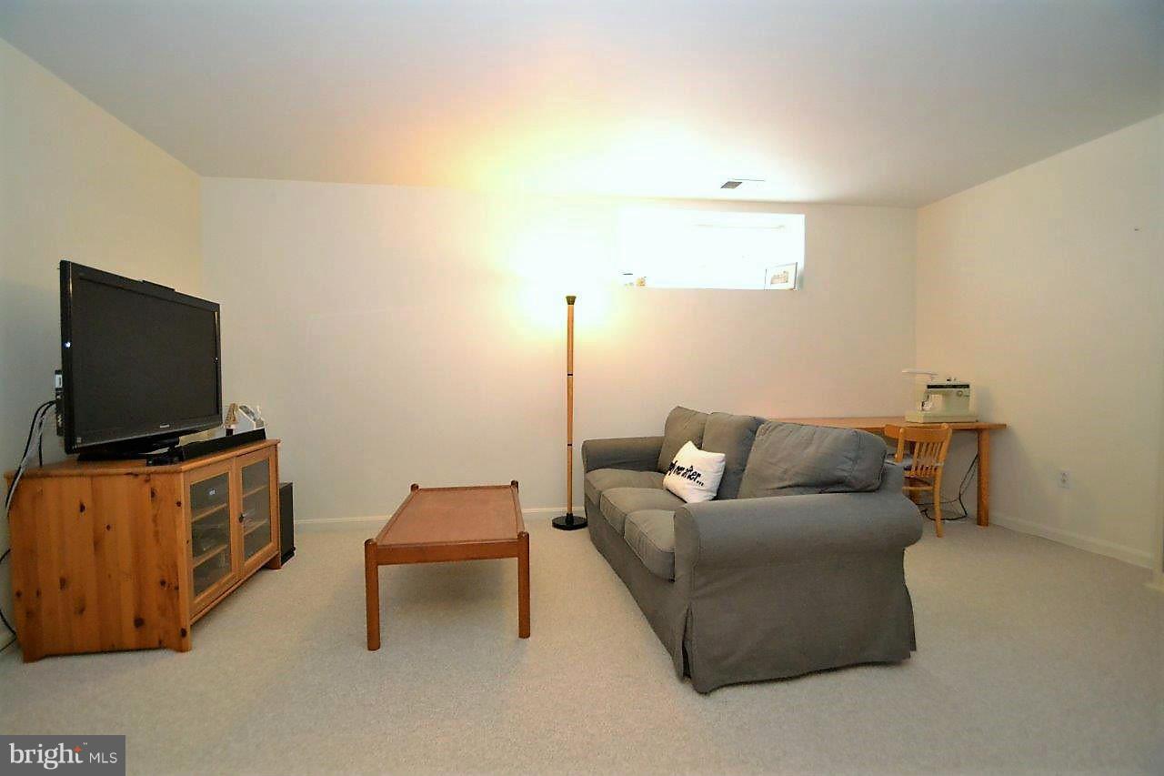 SUBURBIA - Residential