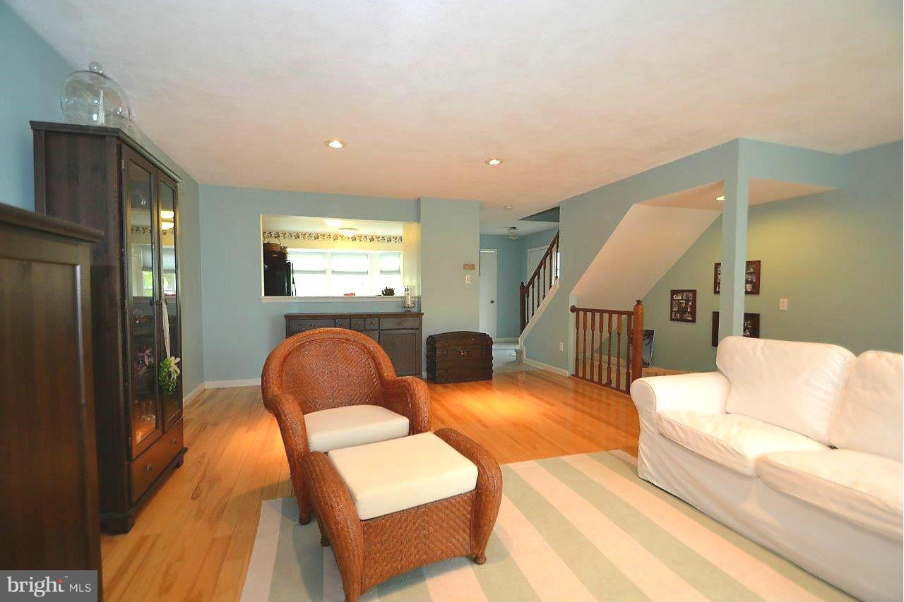 SUBURBIA - Residential