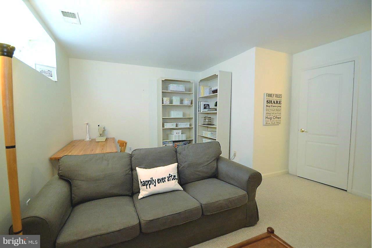 SUBURBIA - Residential