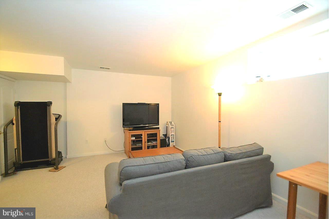 SUBURBIA - Residential