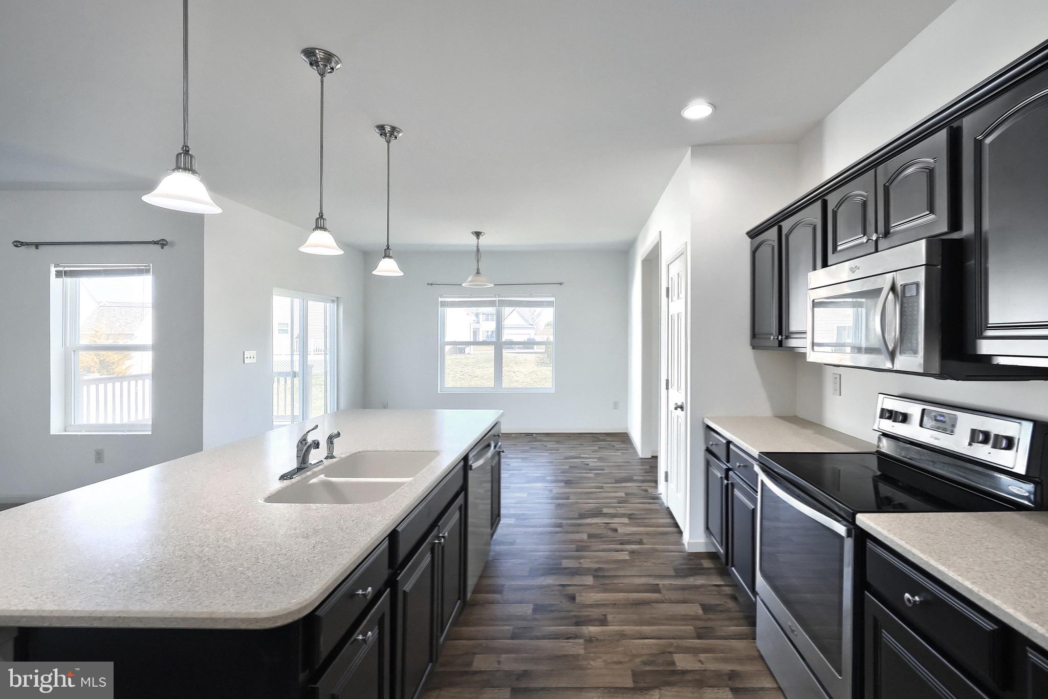 ROLLING MEADOWS - Residential