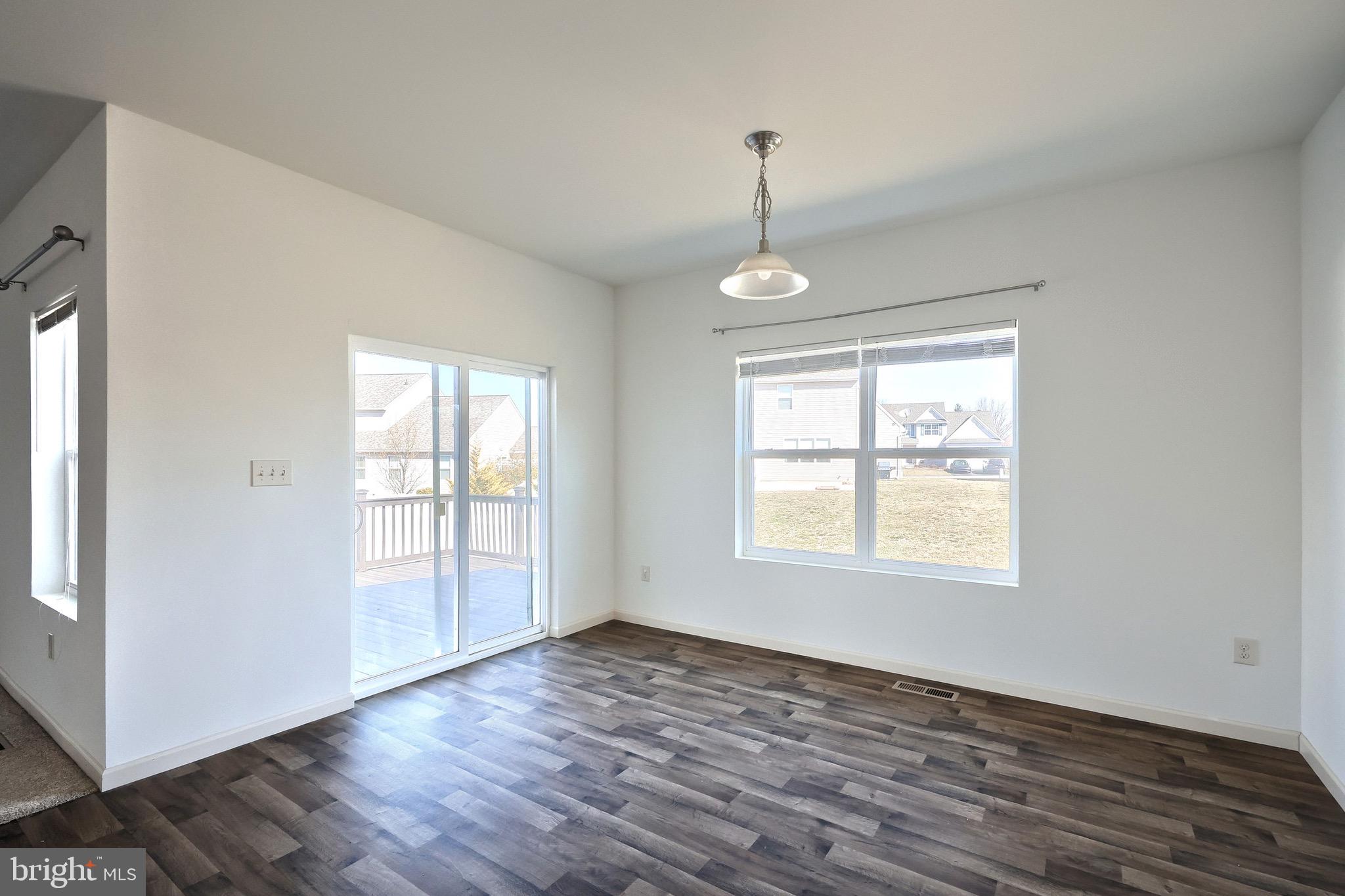 ROLLING MEADOWS - Residential