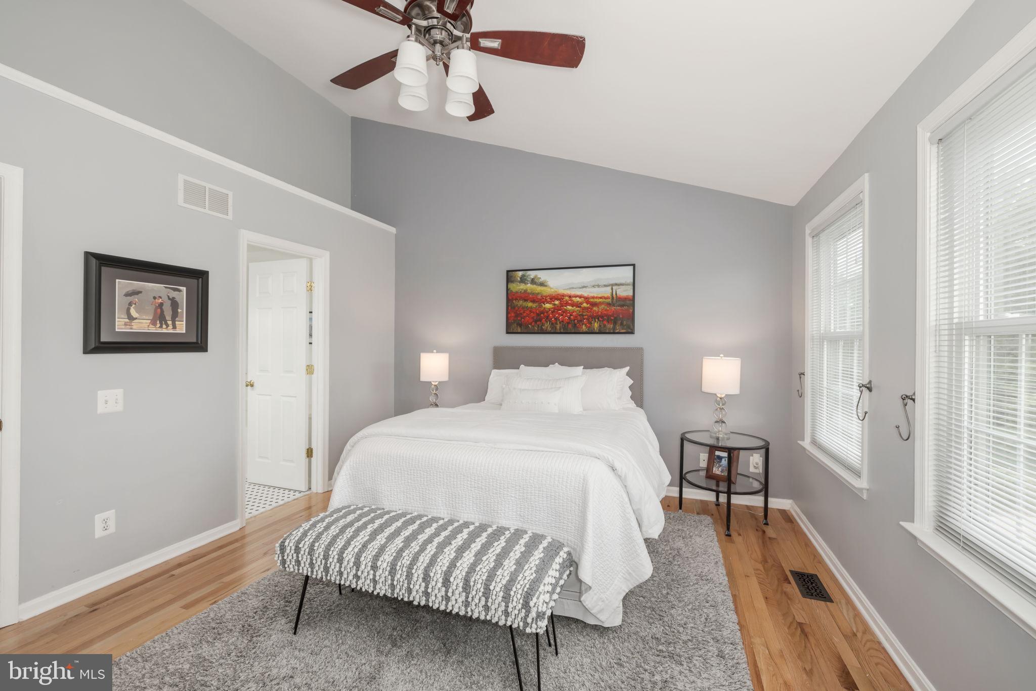 ISLAND CREEK - Residential