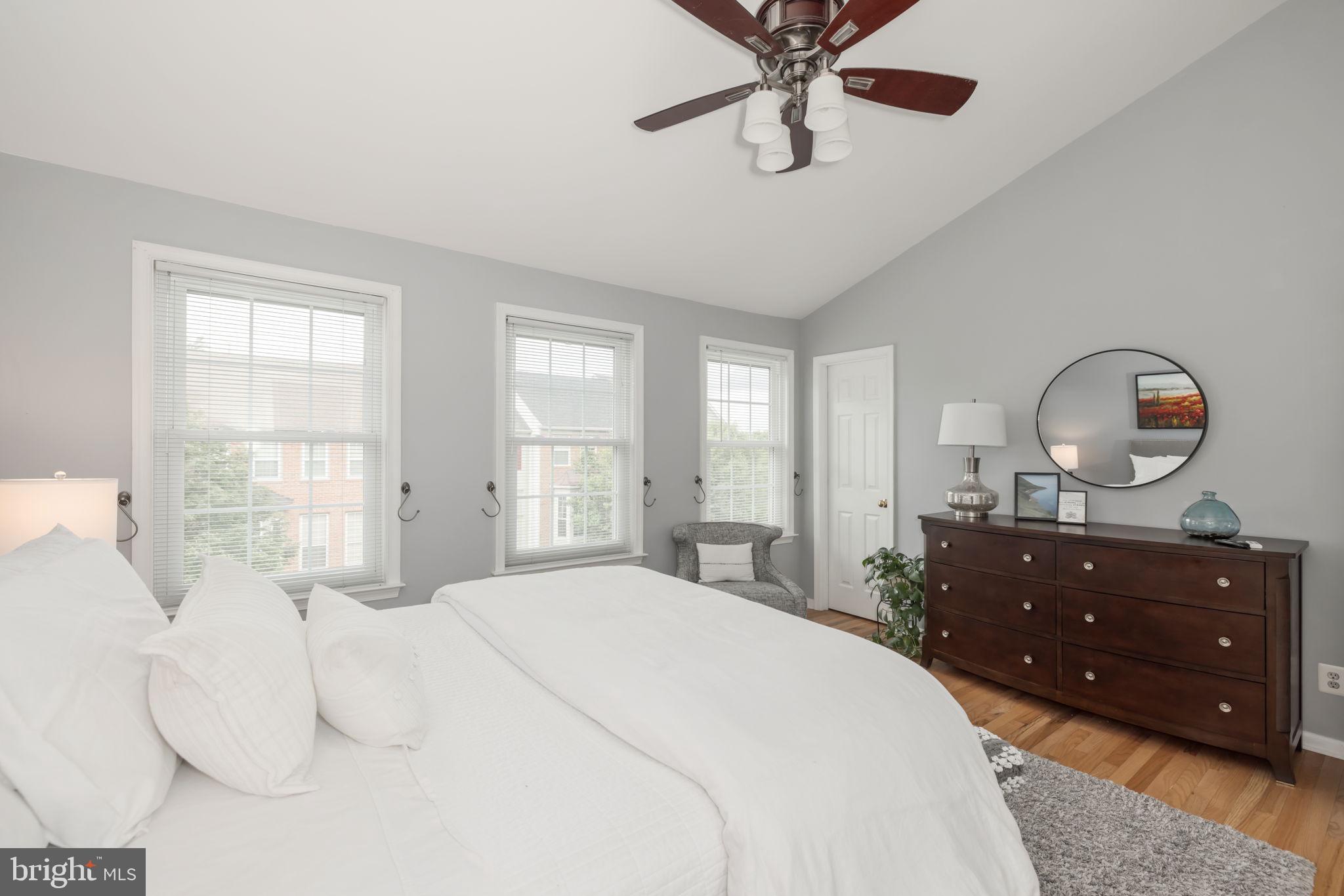 ISLAND CREEK - Residential