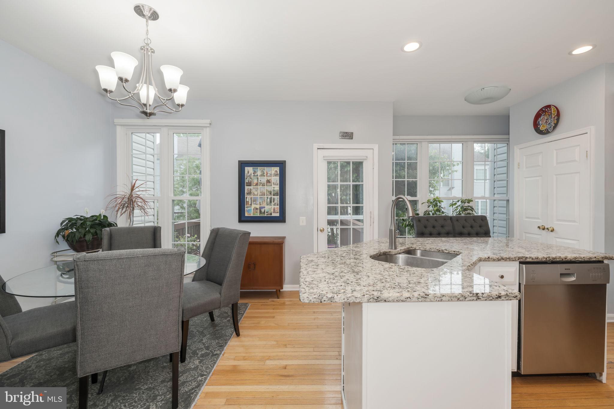 ISLAND CREEK - Residential