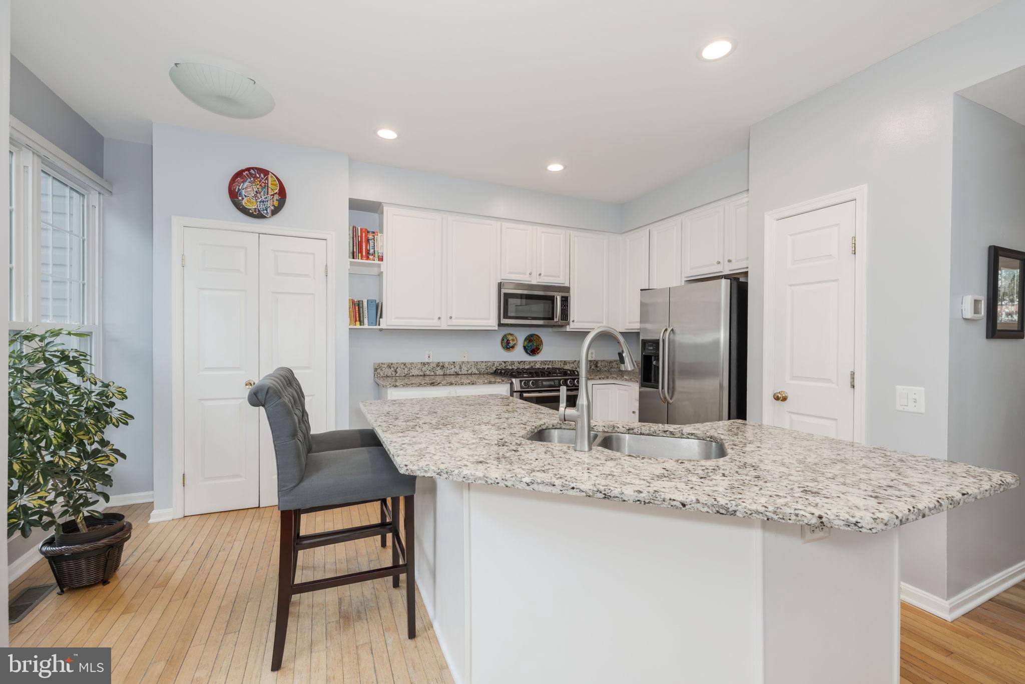 ISLAND CREEK - Residential