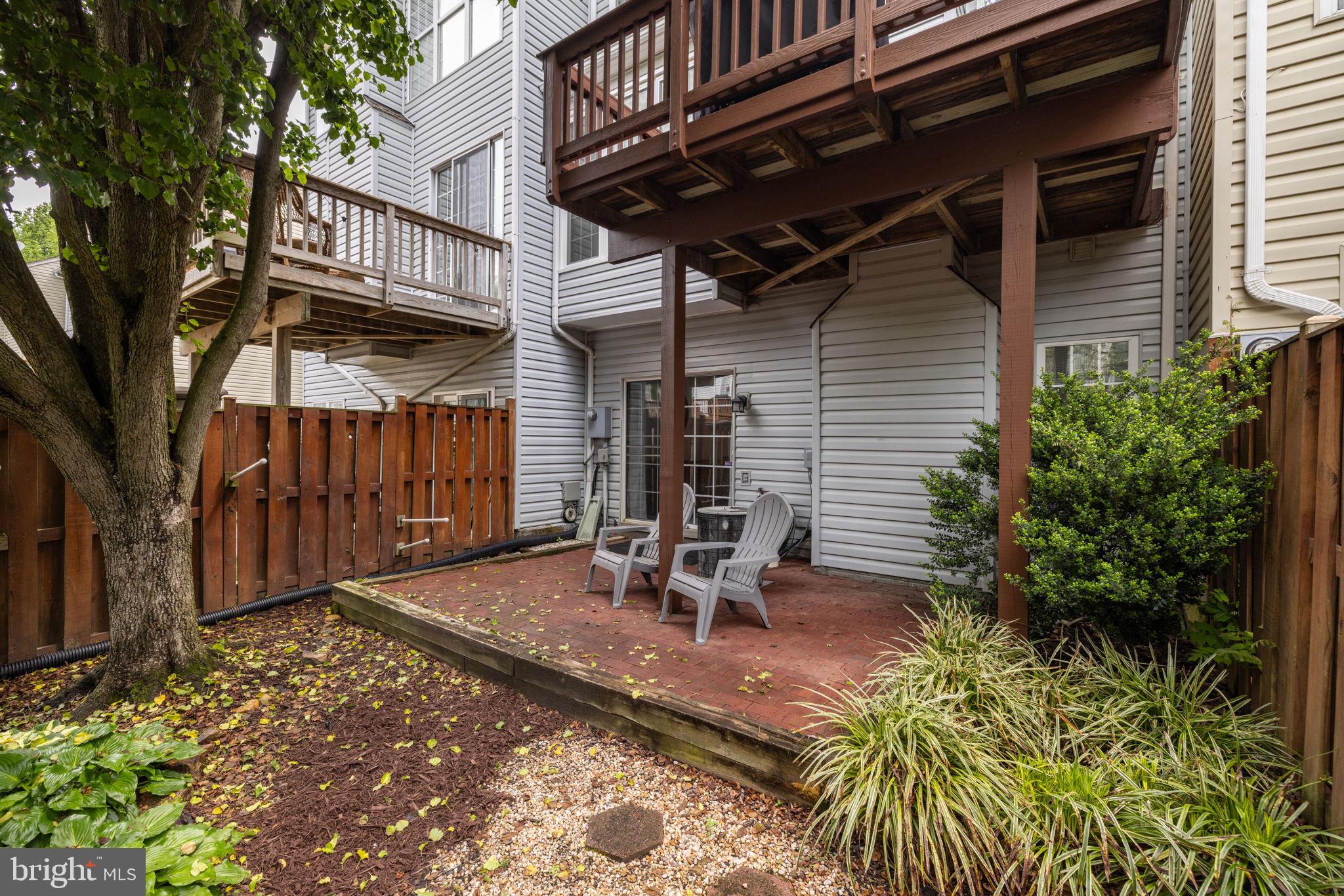 ISLAND CREEK - Residential