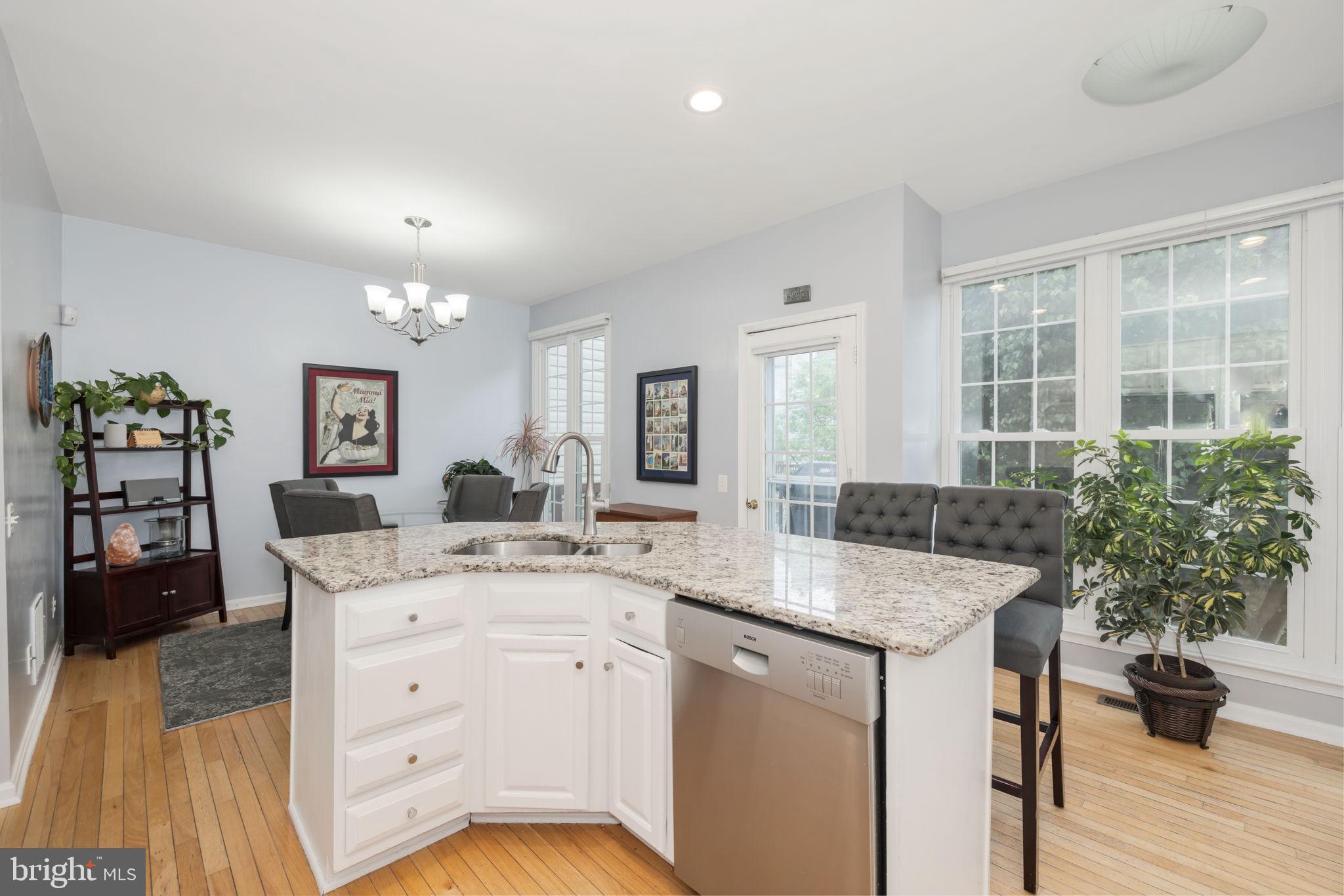 ISLAND CREEK - Residential