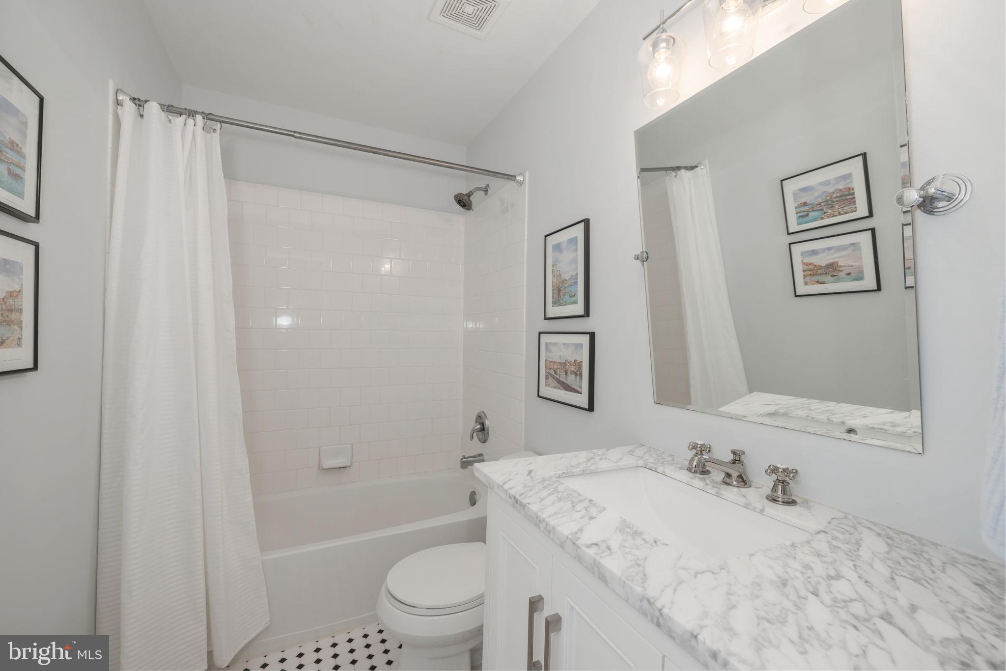 ISLAND CREEK - Residential