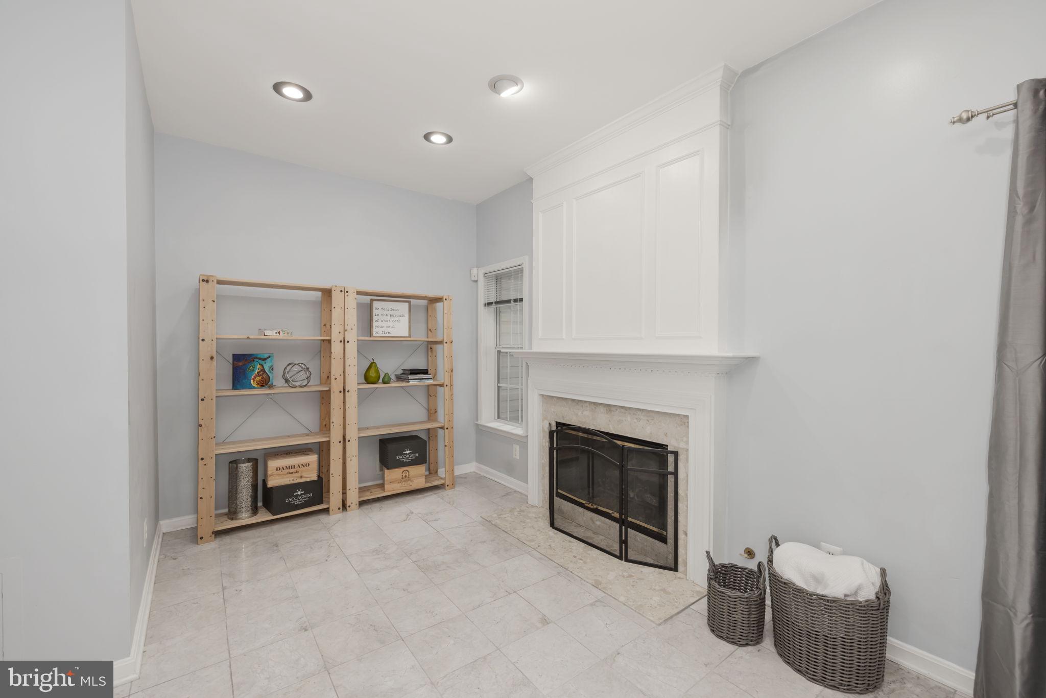 ISLAND CREEK - Residential