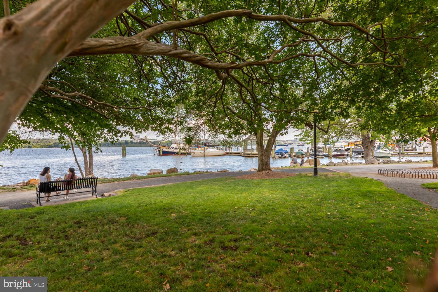 OLD TOWN NORTH - Residential