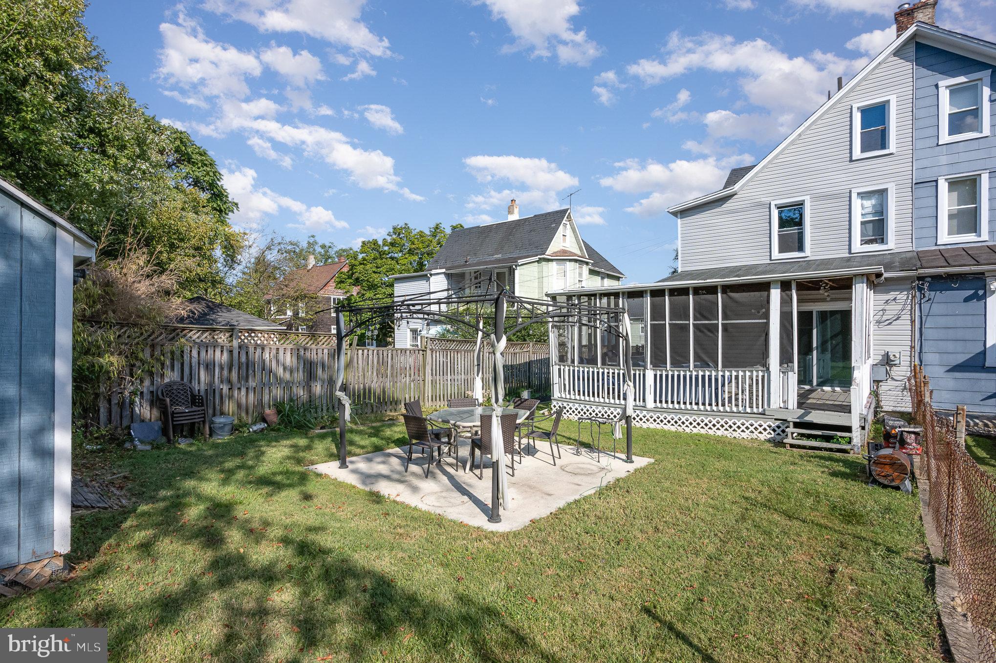 LAURAVILLE HISTORIC DISTRICT - Residential