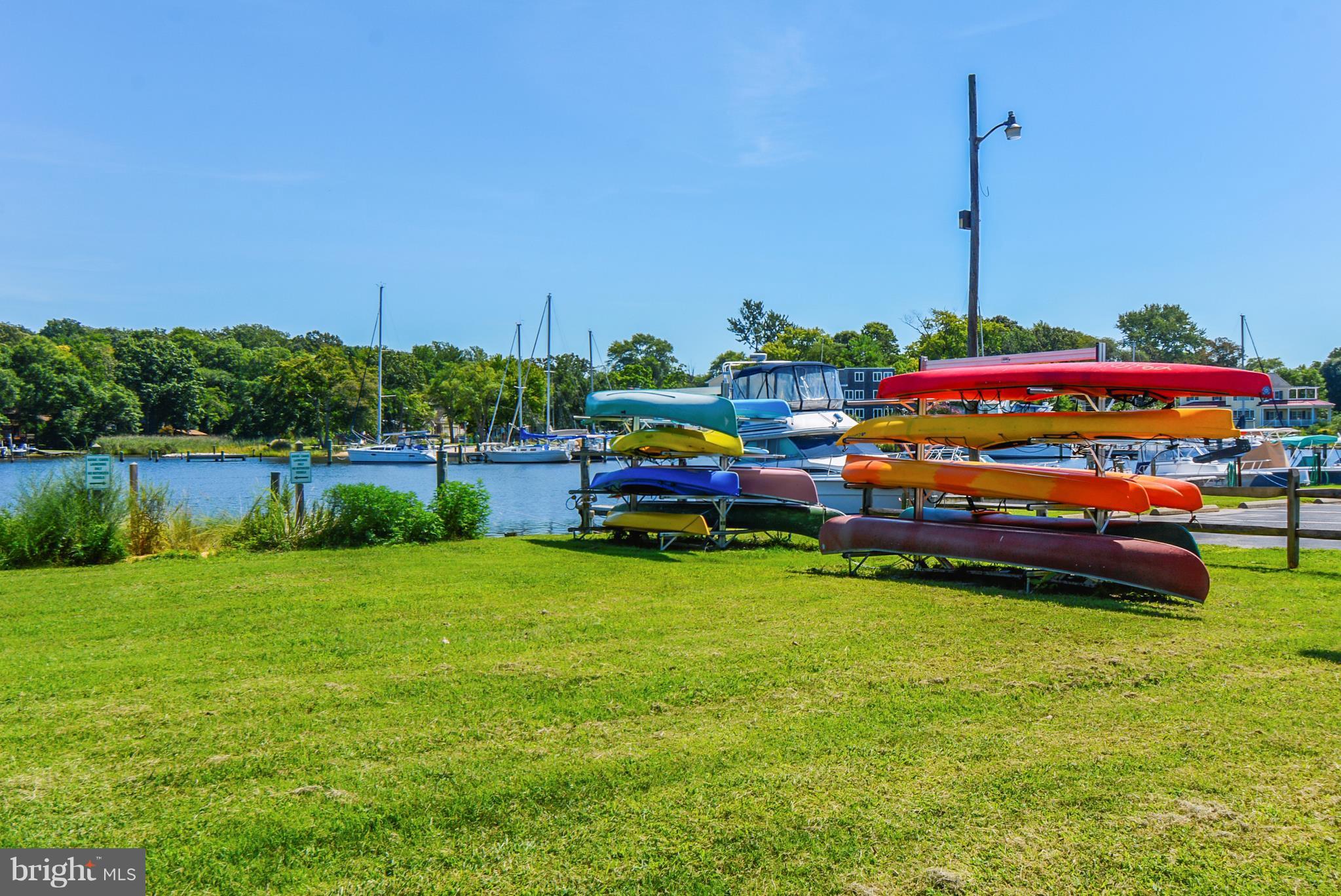 WOODLAND BEACH - Residential