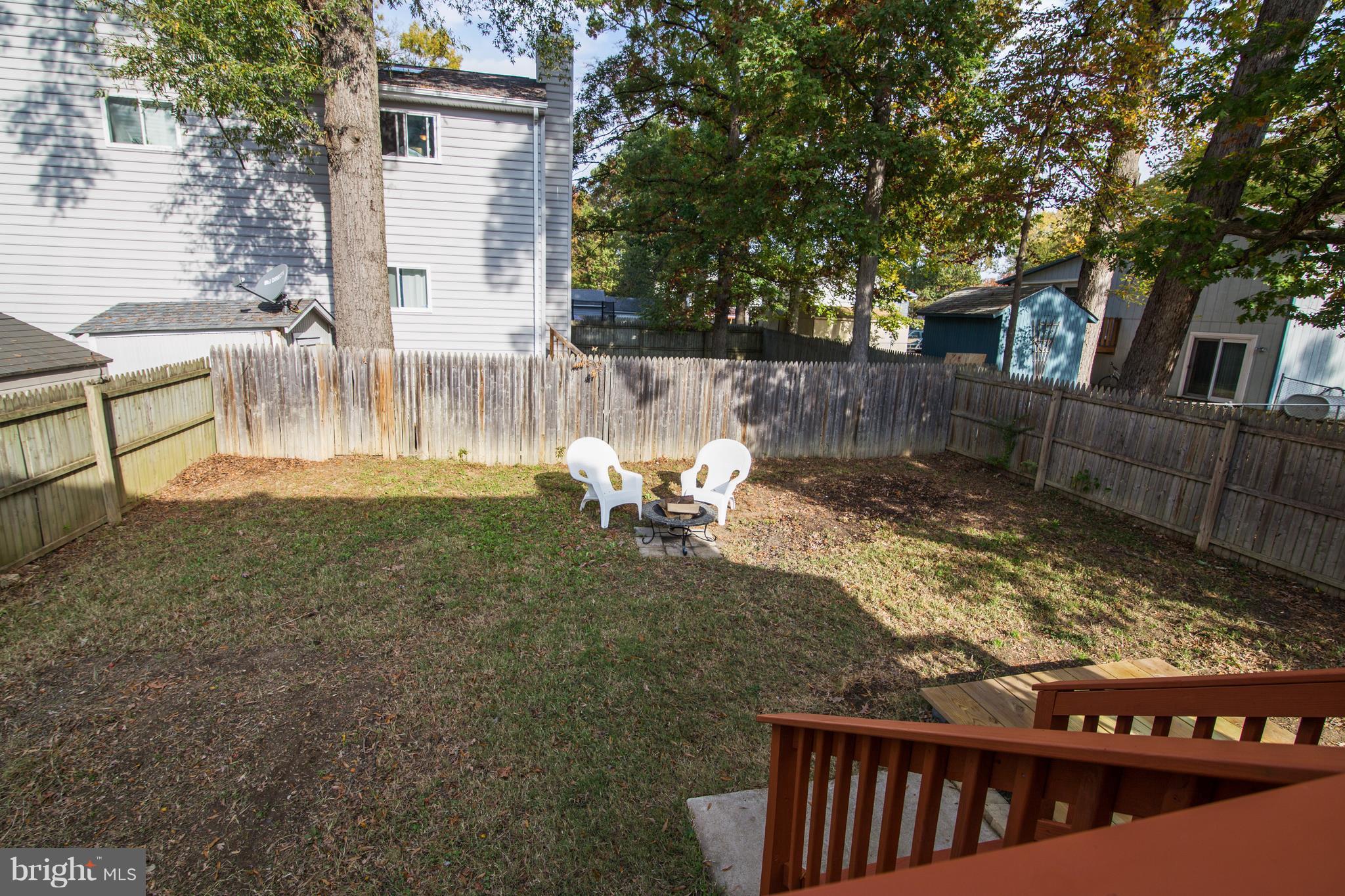 WOODLAND BEACH - Residential