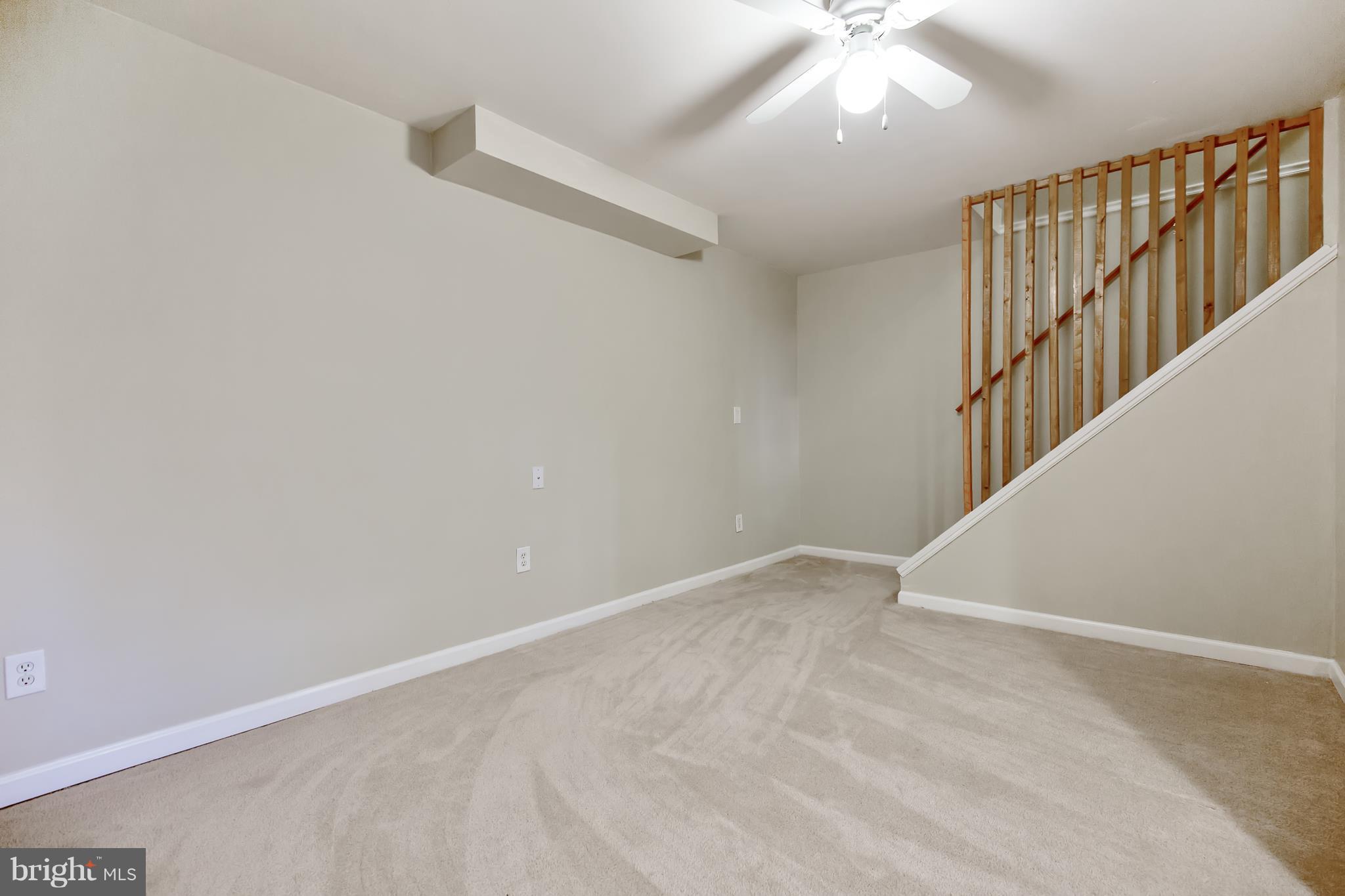 WOODLAND BEACH - Residential