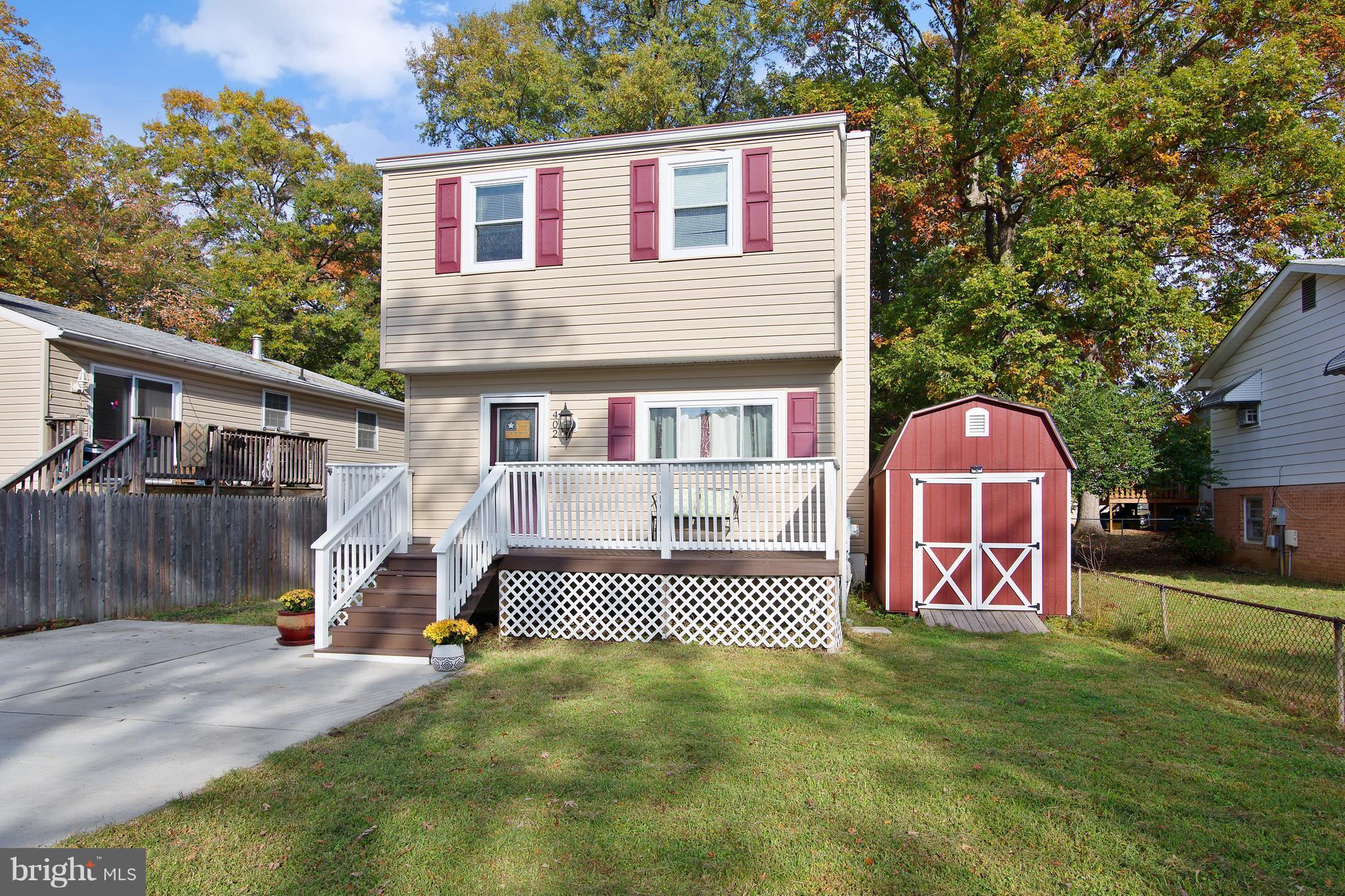 WOODLAND BEACH - Residential