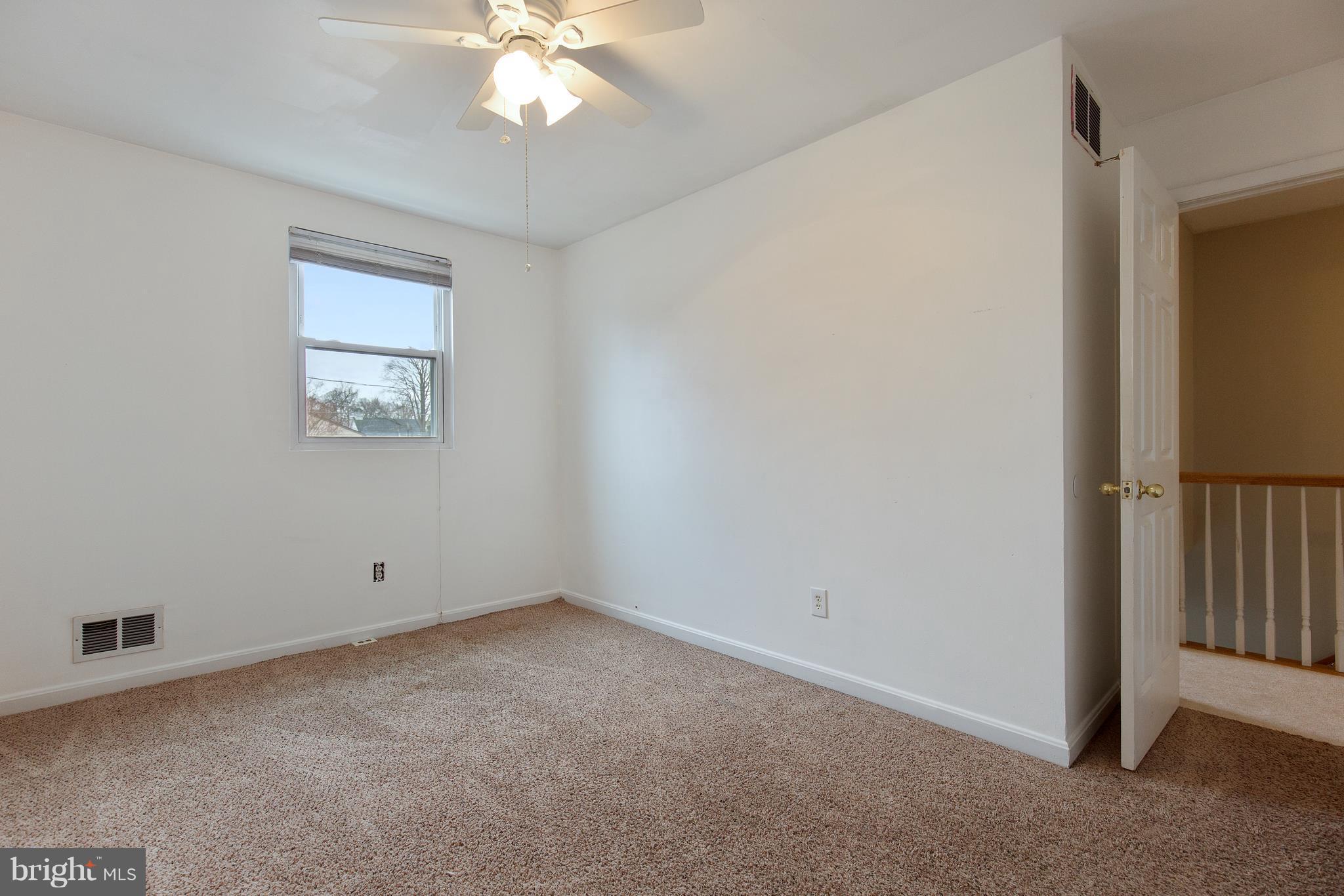 WOODLAND BEACH - Residential