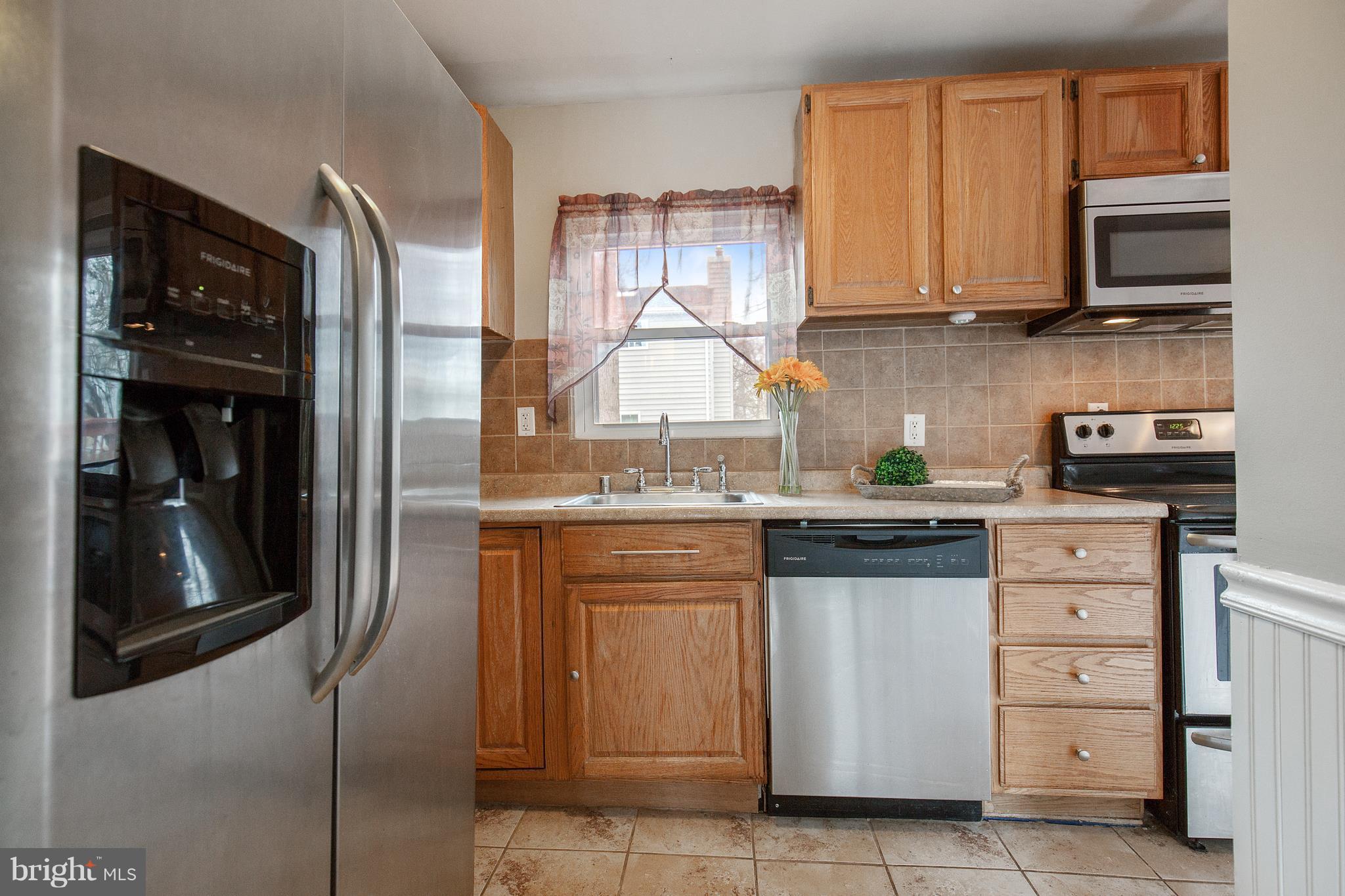 WOODLAND BEACH - Residential