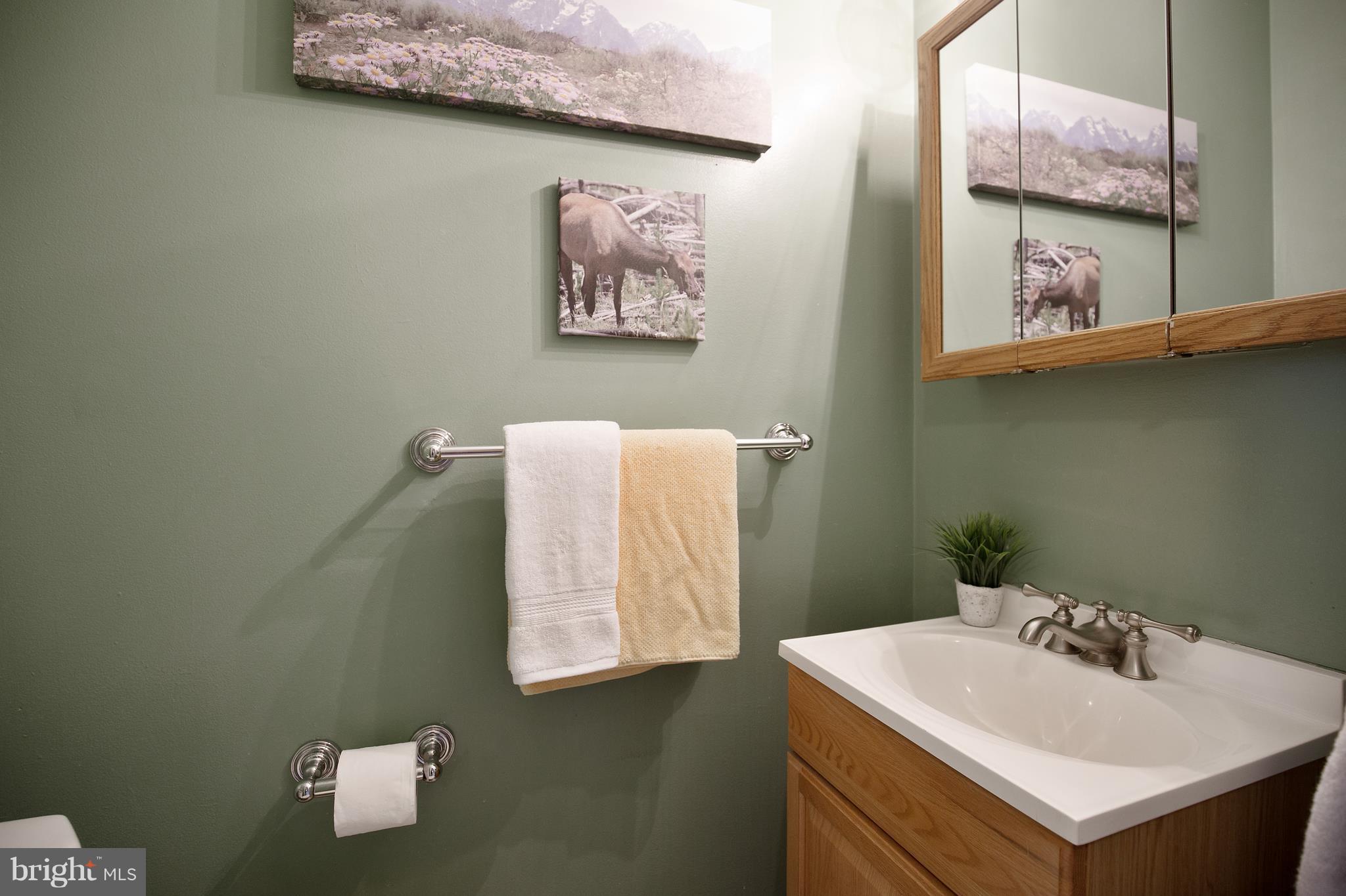 WOODLAND BEACH - Residential