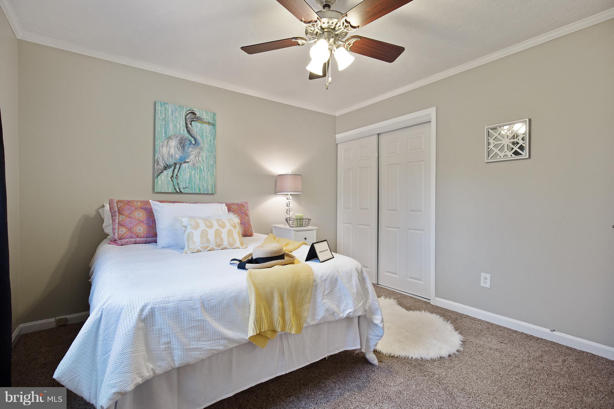 WOODLAND BEACH - Residential