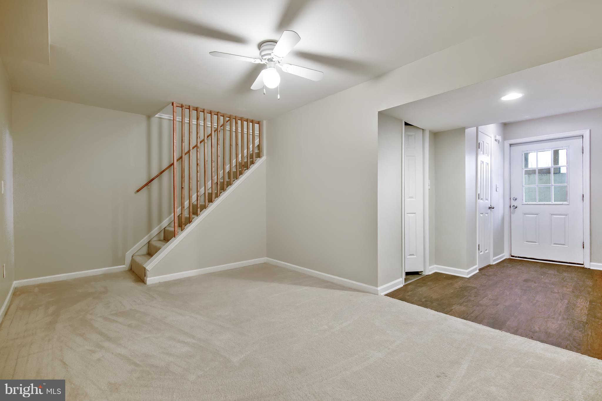 WOODLAND BEACH - Residential