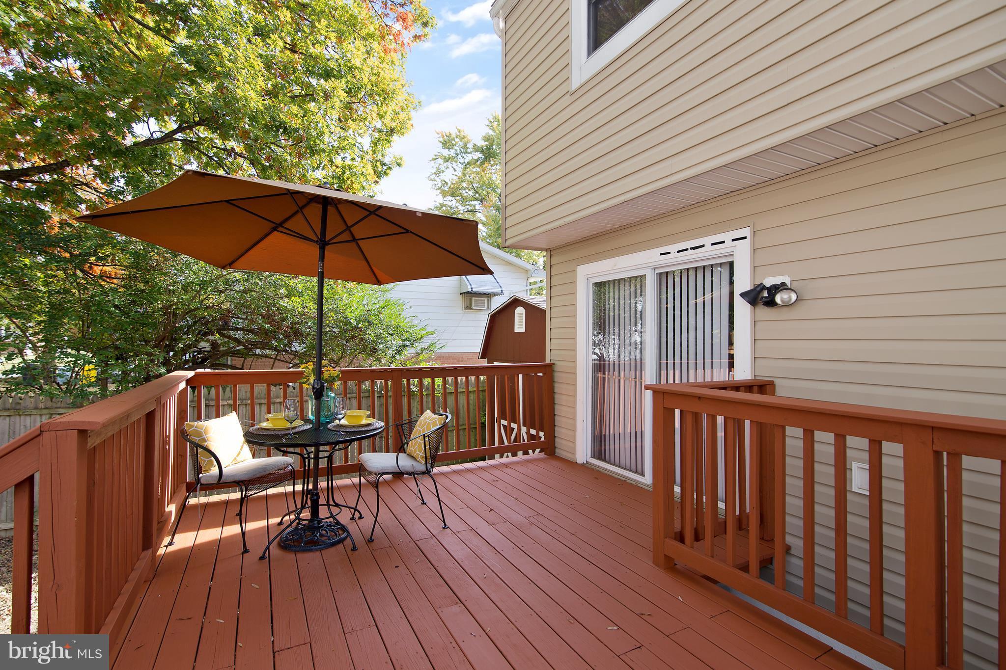 WOODLAND BEACH - Residential