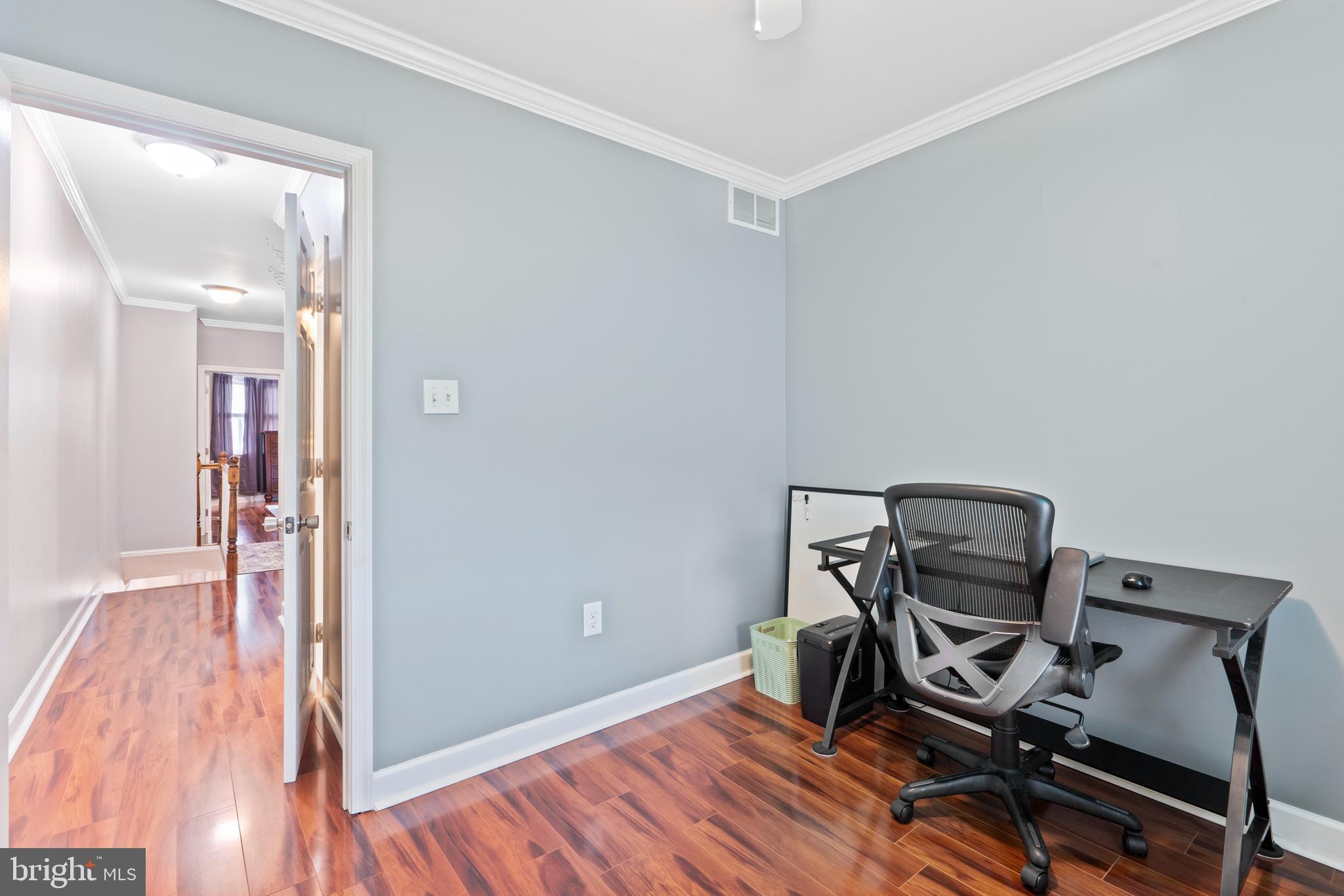 PORT RICHMOND - Residential Lease