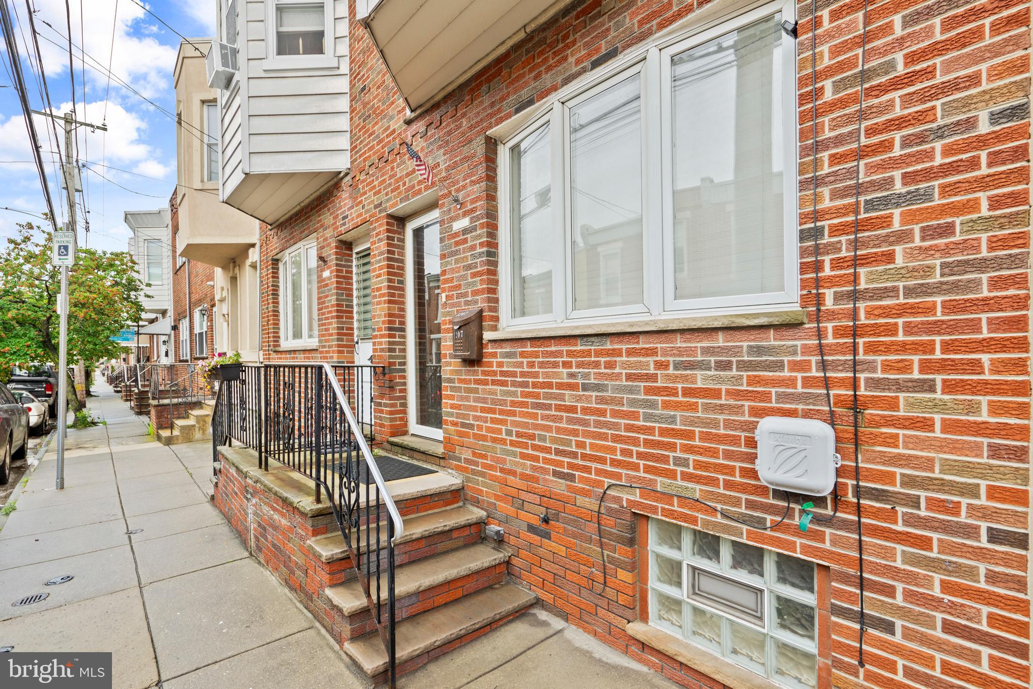 PORT RICHMOND - Residential Lease