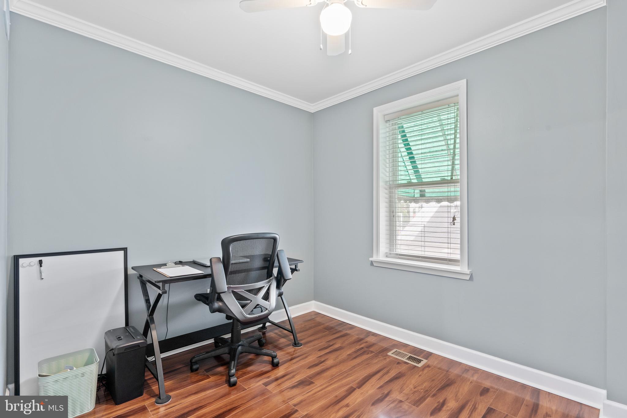 PORT RICHMOND - Residential Lease