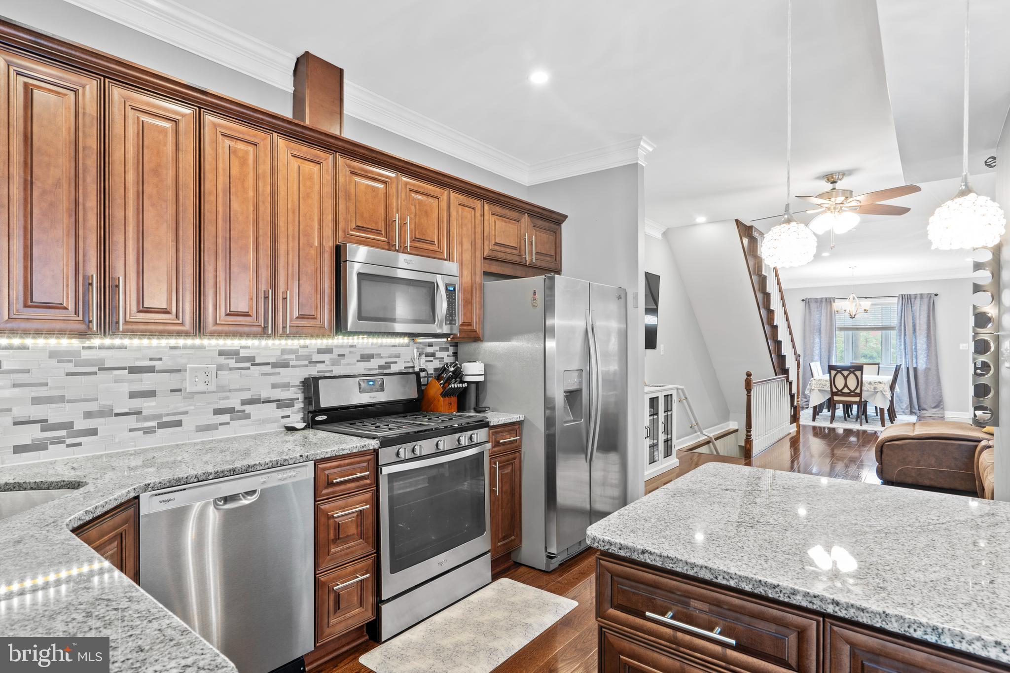 PORT RICHMOND - Residential Lease