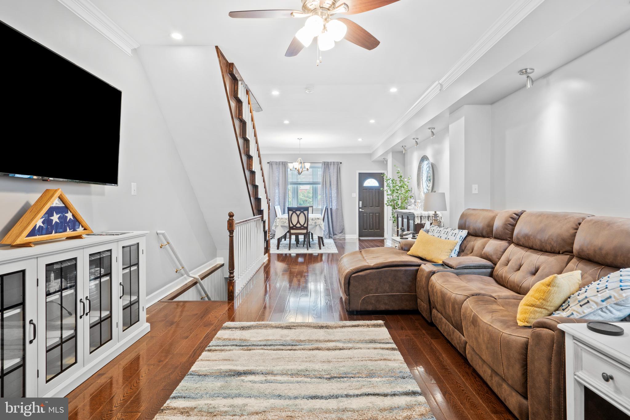 PORT RICHMOND - Residential Lease