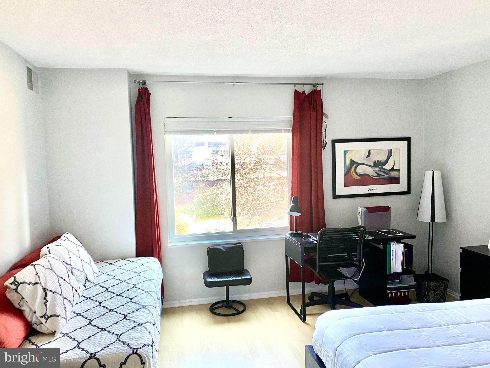 ROTONDA - Residential Lease