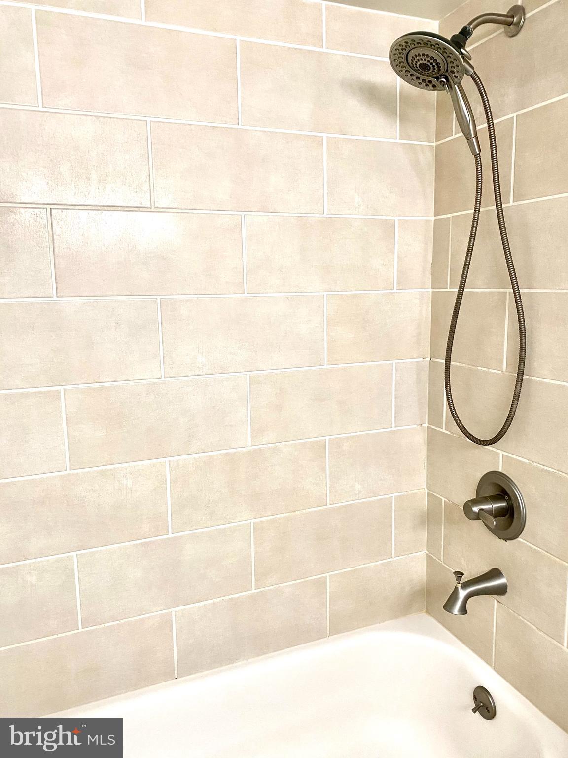 ROTONDA - Residential Lease