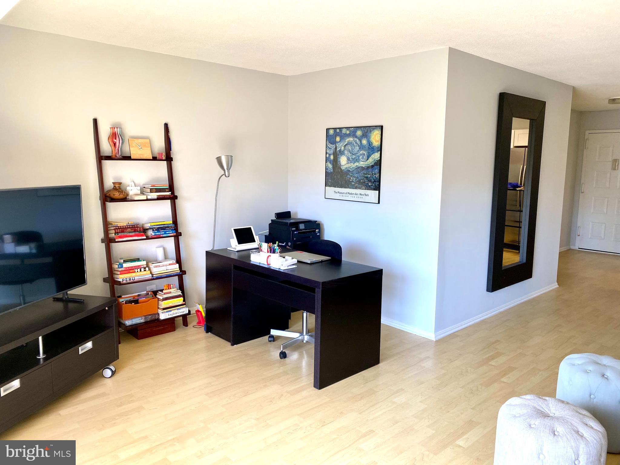 ROTONDA - Residential Lease