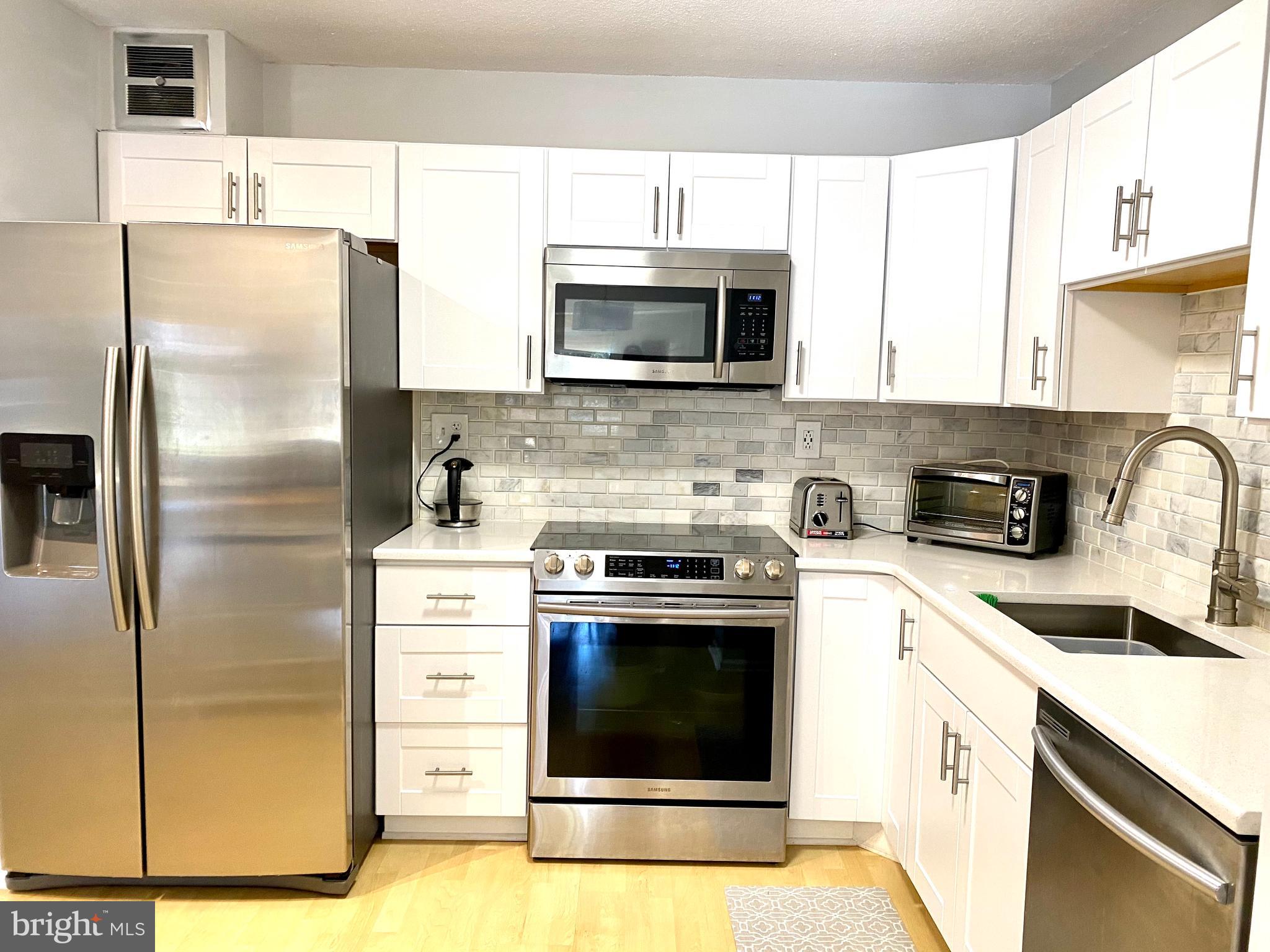 ROTONDA - Residential Lease