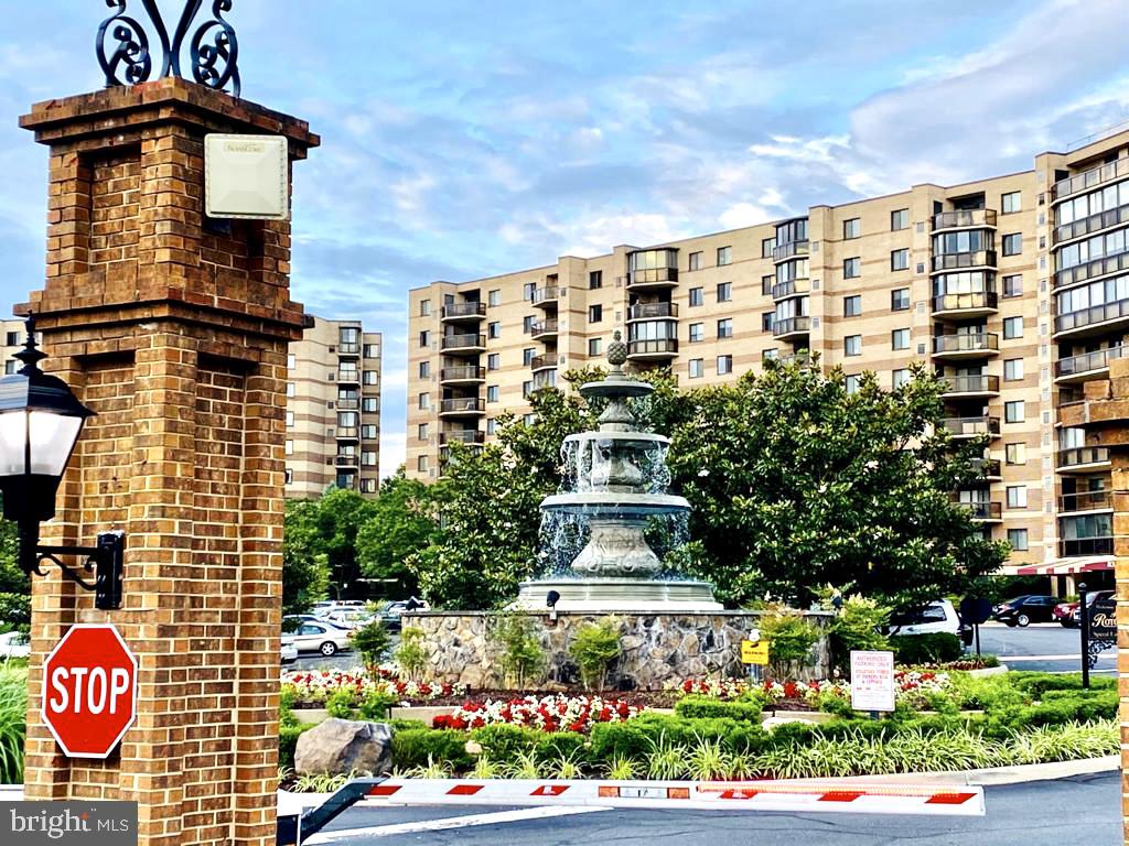 ROTONDA - Residential Lease