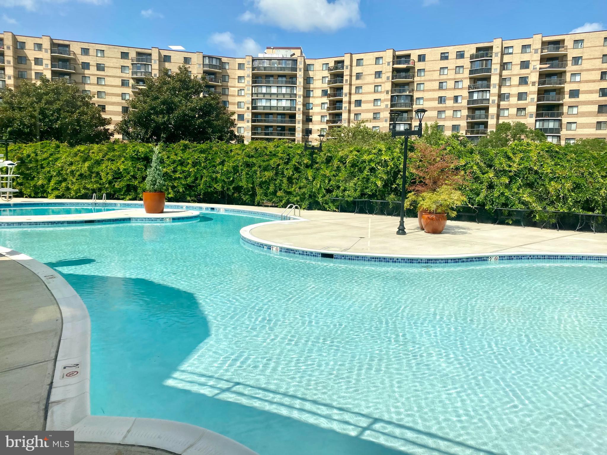 ROTONDA - Residential Lease