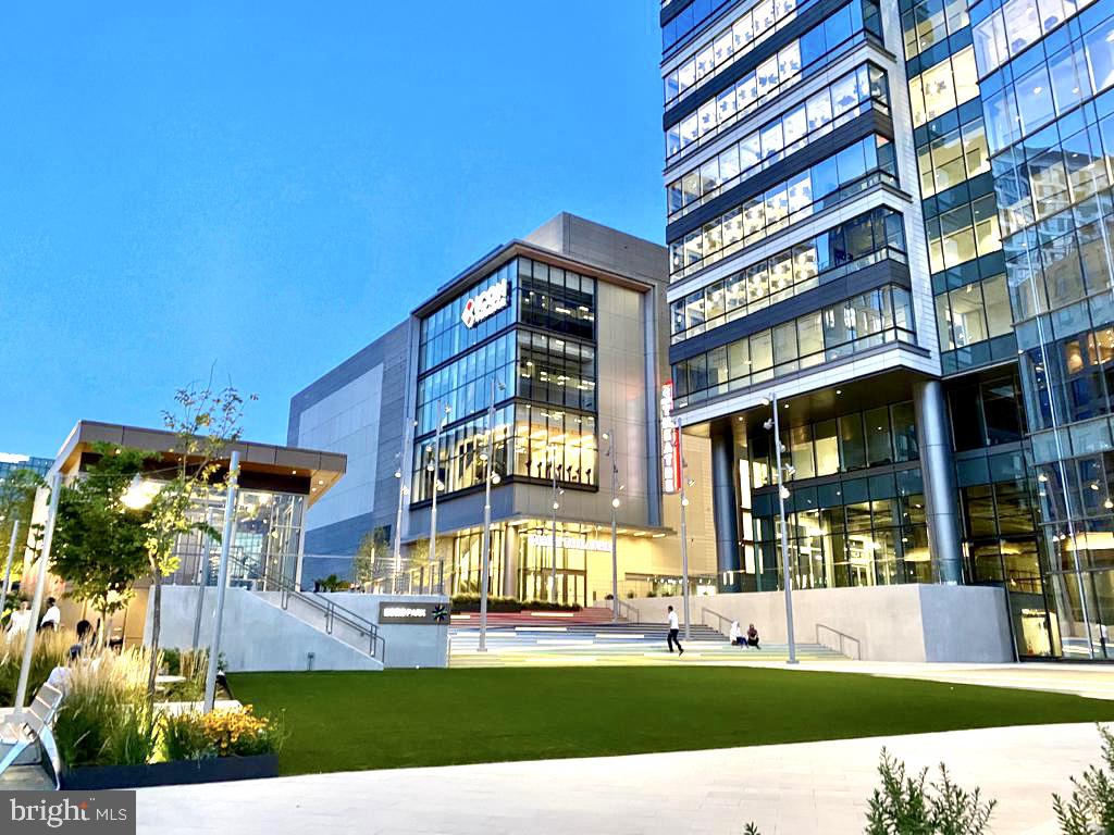 ROTONDA - Residential Lease