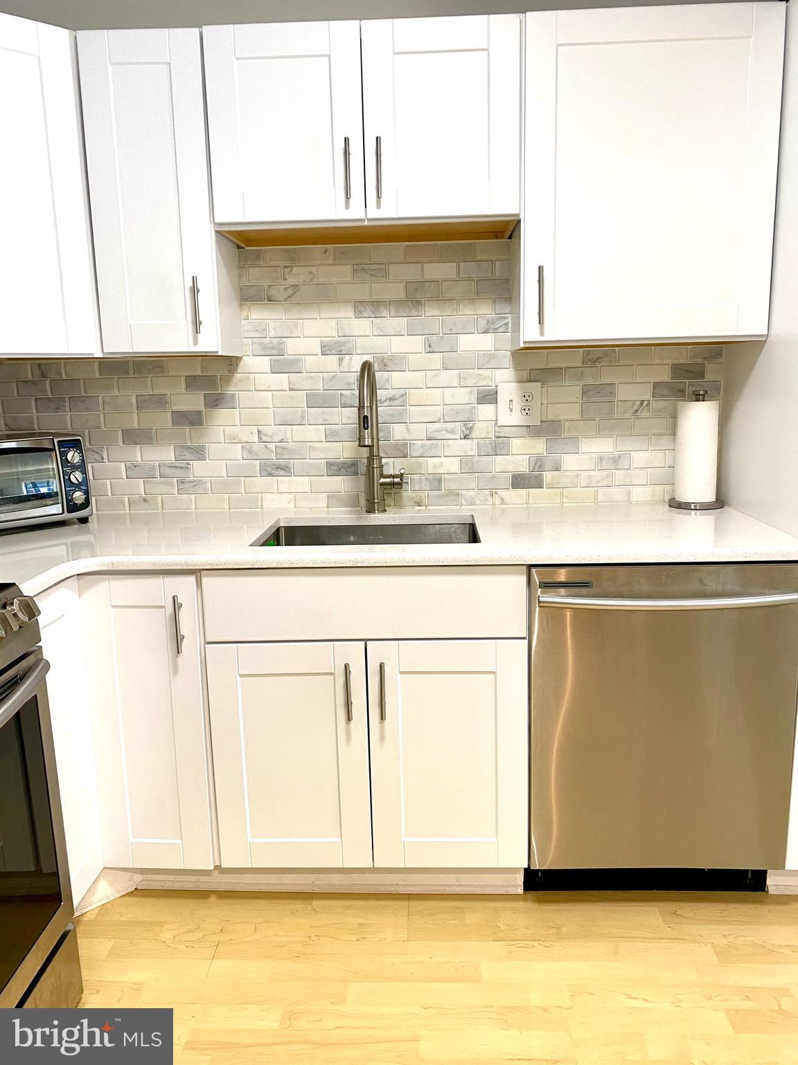 ROTONDA - Residential Lease